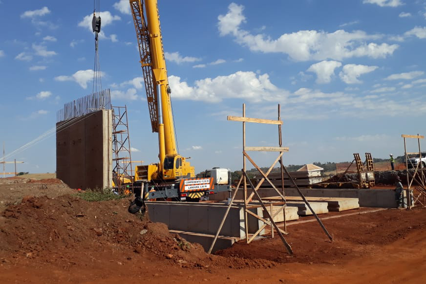 O Governo do Estado está investindo R$ 74,4 milhões em obras de rodovias da região Noroeste. Estão em andamento a duplicação da PR-323, de Paiçandu até Doutor Camargo, e a construção de uma ciclovia no município de Terra Boa, na PR-082. As obras são executadas pelo Departamento de Estradas de Rodagem do Paraná (DER-PR). Foto: Divulgação/DER