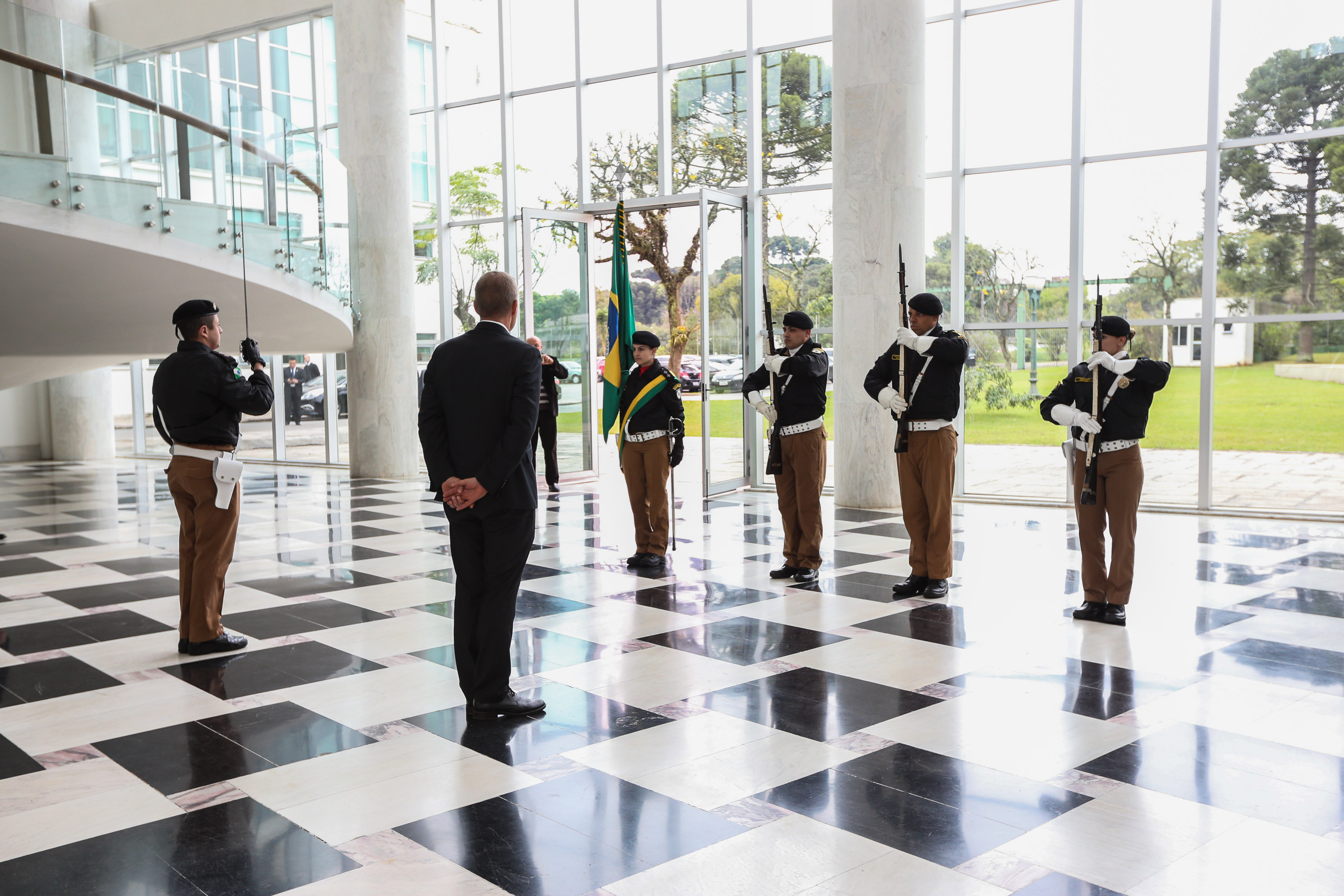 O governador Carlos Massa Ratinho Junior recebe nesta quarta-feira (04) o embaixador da Dinamarca no Brasil, Nicolai Prytz no Palácio Iguaçu acompanhado do vice-governador Darci Piani.   03/09/2019 - Foto: Geraldo Bubniak/AEN