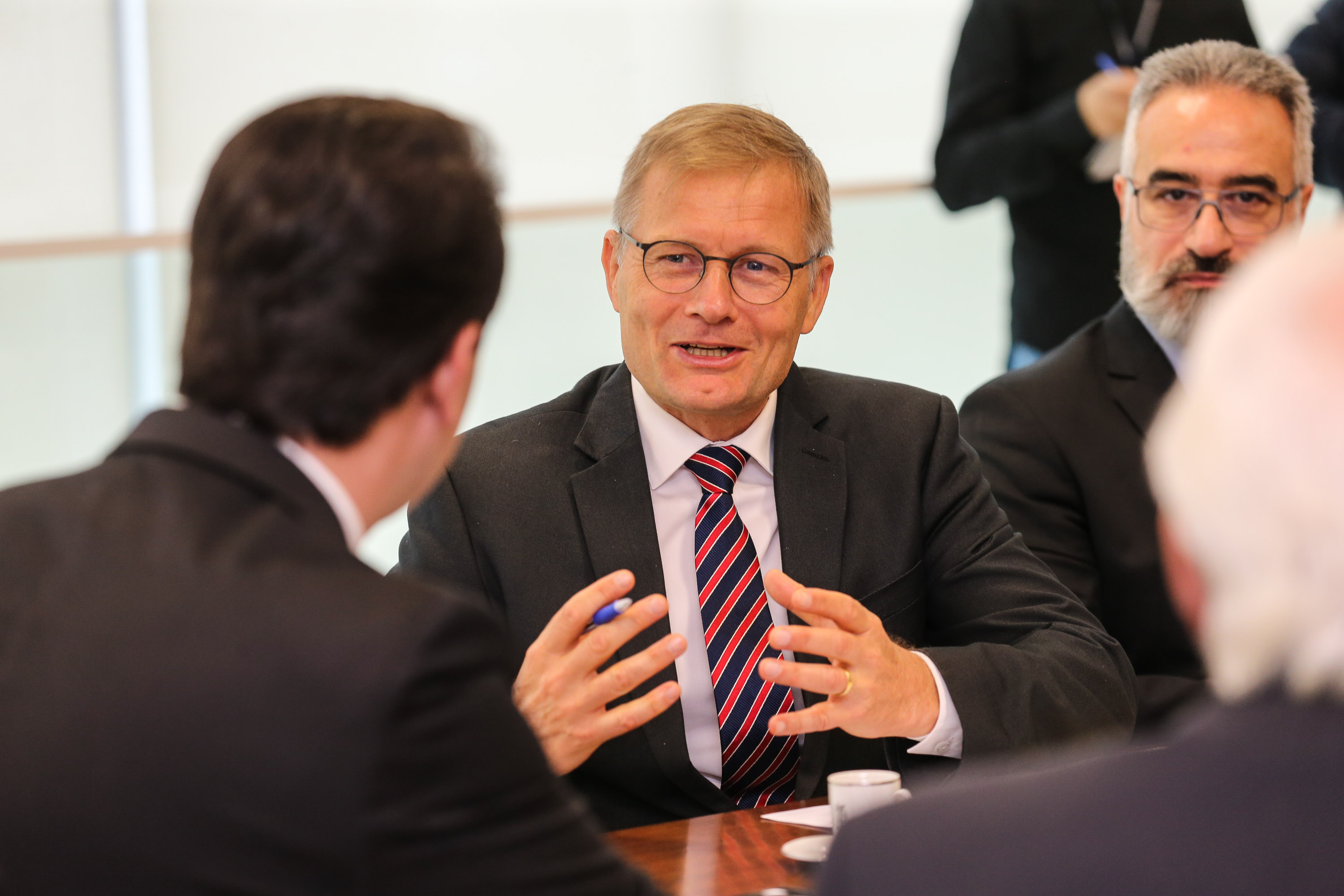 O governador Carlos Massa Ratinho Junior recebe nesta quarta-feira (04) o embaixador da Dinamarca no Brasil, Nicolai Prytz no Palácio Iguaçu acompanhado do vice-governador Darci Piani.   03/09/2019 - Foto: Geraldo Bubniak/AEN