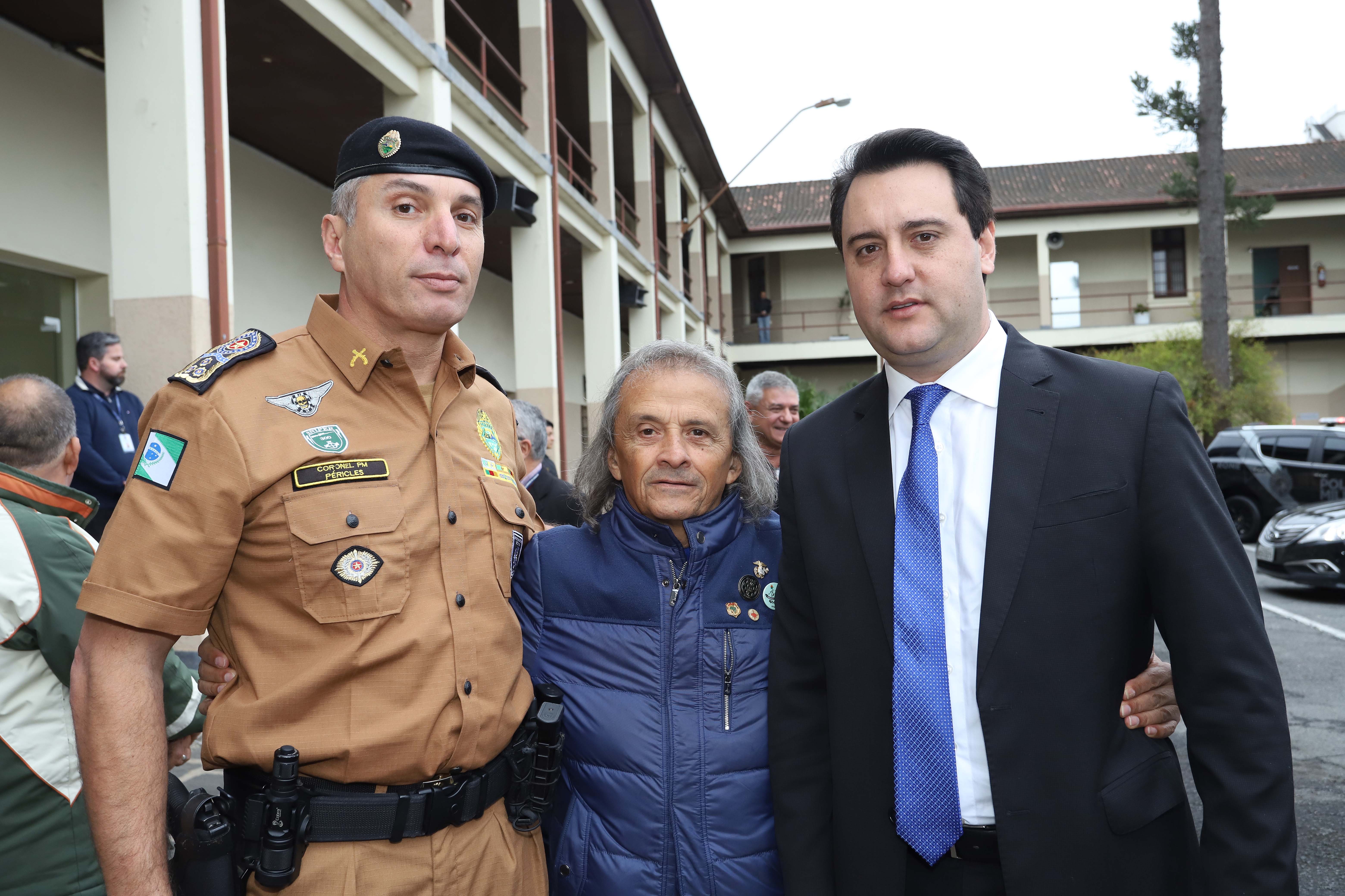 GOVERNADOR AUTORIZA CONCURSO PÚBLICO PARA POLÍCIA MILITAR, POLÍCIA CIVIL E DEPEN. O Governador Carlos Massa Ratinho Junior autoriza nesta quarta-feira (04) a realização de concurso público e contratação de profissionais para a Polícia Militar, Polícia Civil e Departamento Penitenciário (Depen). Participaram do evento: os secretários, de Segurança, cel. Romulo Marinho Soares; da Casa Civil, Guto Silva; comandante geral da PMPR, cel. Péricles de Matos; delegado geral da Polícia Civil do Paraná, Silvio Jacob Rockembach; Curitiba, 04-09-19.Foto: Arnaldo Alves / AEN
