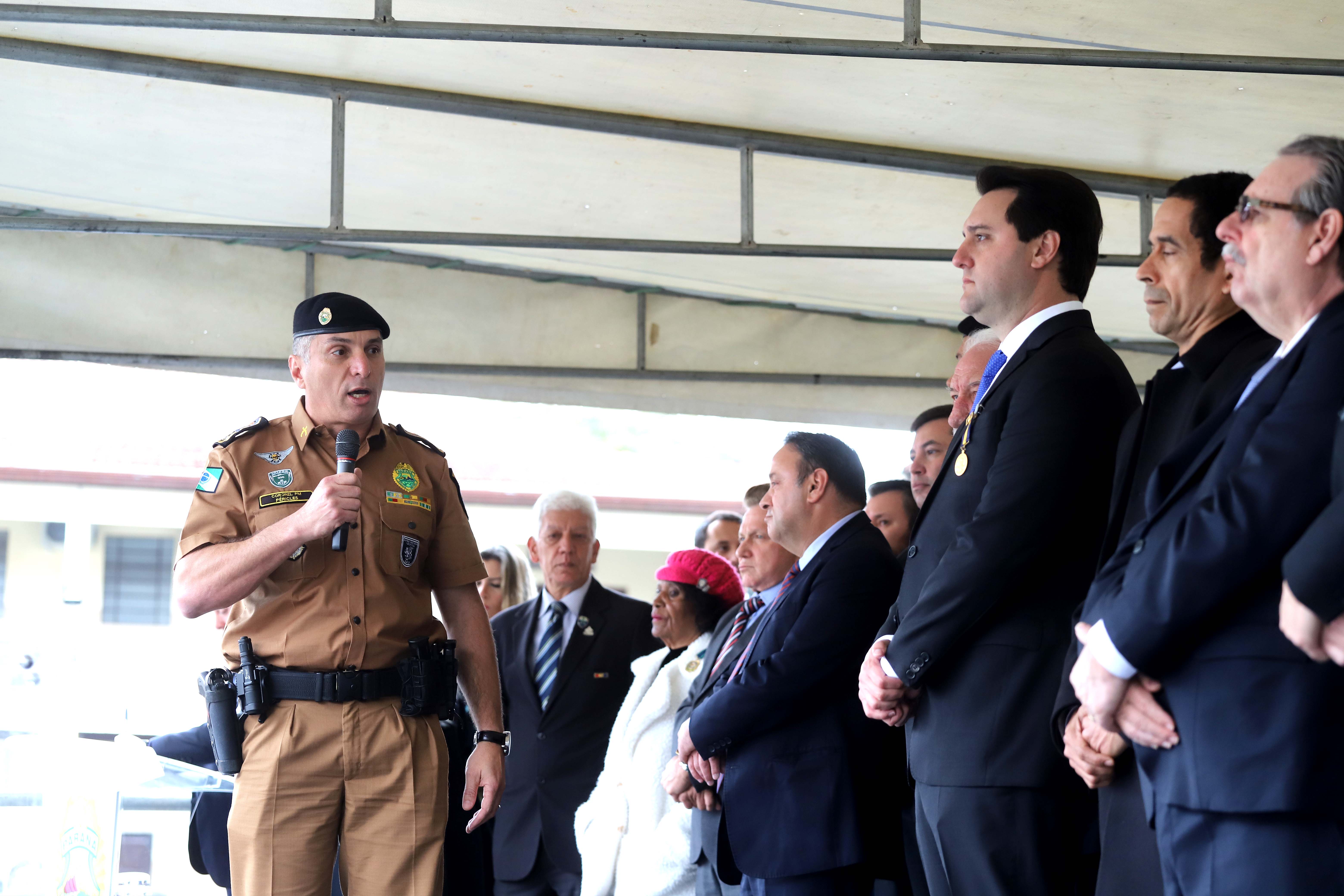 GOVERNADOR AUTORIZA CONCURSO PÚBLICO PARA POLÍCIA MILITAR, POLÍCIA CIVIL E DEPEN. O Governador Carlos Massa Ratinho Junior autoriza nesta quarta-feira (04) a realização de concurso público e contratação de profissionais para a Polícia Militar, Polícia Civil e Departamento Penitenciário (Depen)
