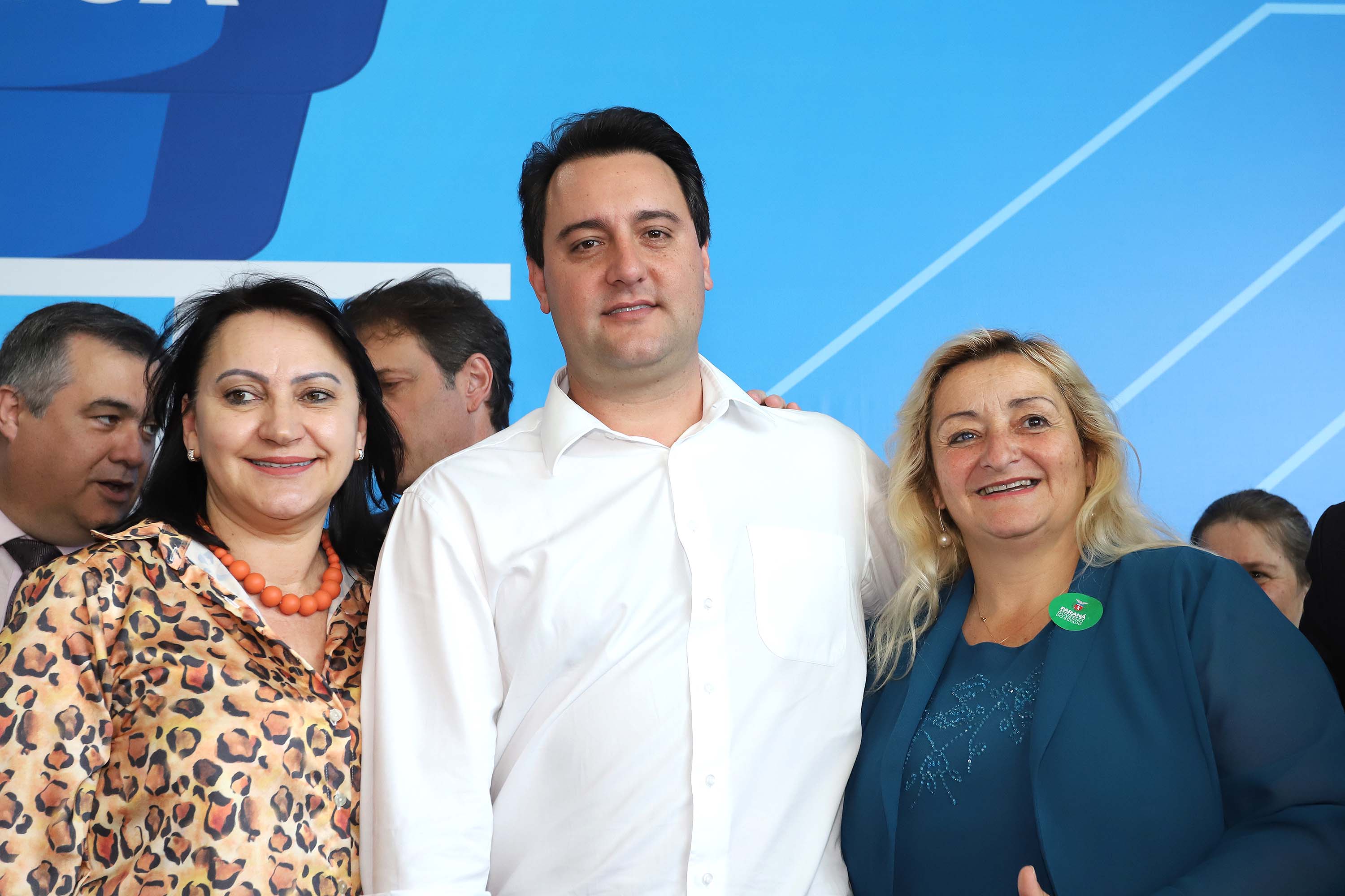 GOVERNADOR ANUNCIA EXPANSÃO DO PROGRAMA DE CAIXAS D?ÁGUA PARA FAMÍLIAS EM SITUAÇÃO DE VULNERABILIDADE SOCIAL. O governador Carlos Massa Ratinho Junior anunciou nesta segunda-feira (9) a expansão do programa que viabiliza instalação de caixas d'água em casas de famílias em situação de vulnerabilidade social. Participaram: secretários da Justiça, Família e Trabalho, Ney Leprevost; da Saúde, Beto Preto; presidente da Sanepar, Claudio Stabile; deputados estaduais; prefeitos; entre outras autoridades.Curitiba, 09-09-19.Foto: Arnaldo Alves / AEN.