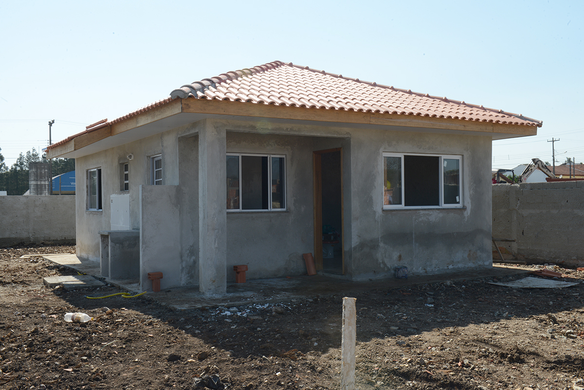 A Cohapar iniciou a venda de 47 novas moradias populares em Piraquara. As unidades fazem parte do Residencial Parque das Águas, que está com 26% do cronograma de obras concluído e deverá ser entregue aos futuros moradores no primeiro semestre de 2020.