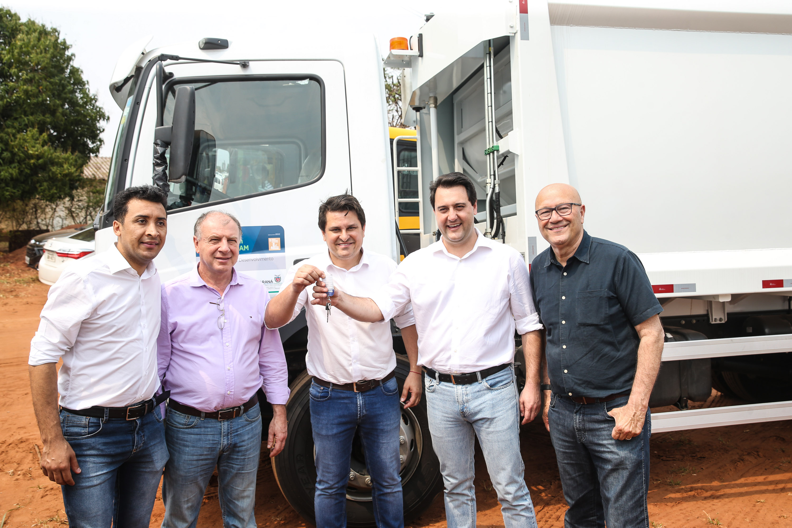 O governador Carlos Massa Ratinho Junior inaugura nesta quinta-feira (12), o Meu Campinho de Santa Cruz de Monte Castelo, no Noroeste do Paraná. Programa da Secretaria de Estado do Desenvolvimento Urbano e Obras Públicas, o Meu Campinho grama sintética, iluminação e segurança para a prática esportiva e de recreação de crianças e adolescentes, em horários em que não estão na escola. Santa Cruz do Monte Castelo, 12/09/2019 - Foto: Geraldo Bubniak/AEN