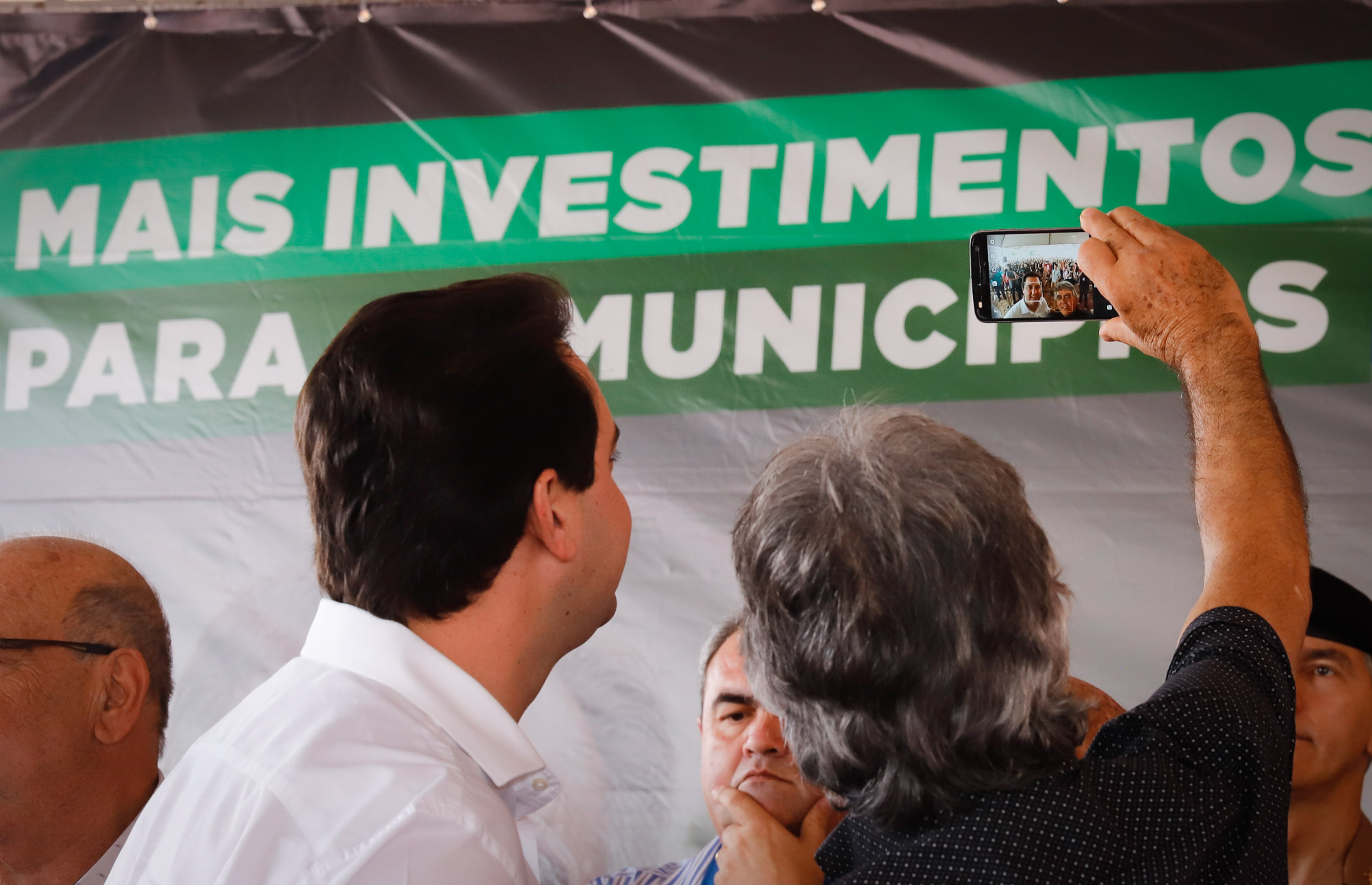O governador Carlos Massa Ratinho Junior inaugura nesta quinta-feira (12), o Meu Campinho de Santa Cruz de Monte Castelo, no Noroeste do Paraná. Programa da Secretaria de Estado do Desenvolvimento Urbano e Obras Públicas, o Meu Campinho grama sintética, iluminação e segurança para a prática esportiva e de recreação de crianças e adolescentes, em horários em que não estão na escola.