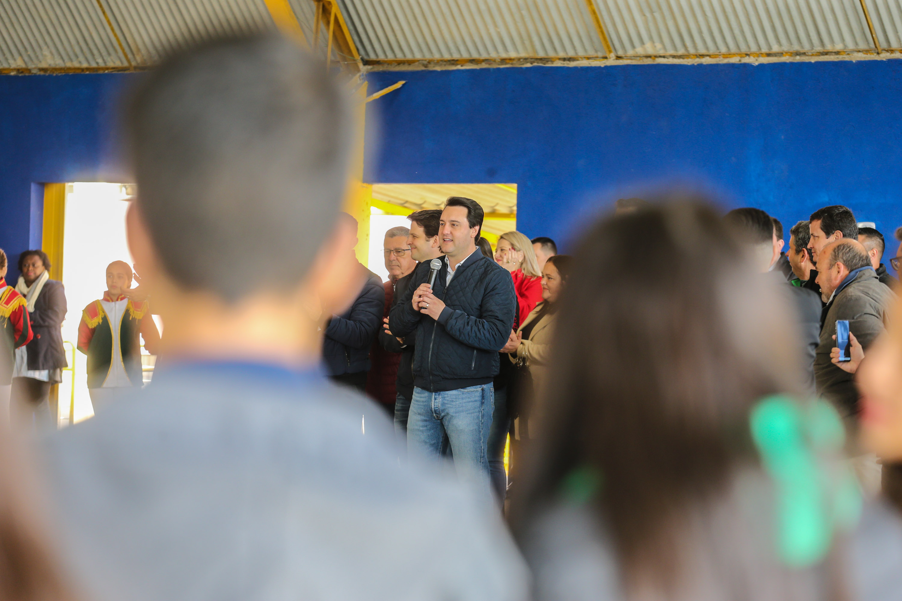 O governador Carlos Massa Ratinho Junior participa nesta segunda-feira (23) do plantio de árvores no Colégio Estadual Professora Maria Gai Grendel, no bairro Caximba, em Curitiba. O evento marcará o início do programa Paraná mais Verde, que vai incentivar o plantio de mudas de árvores nativas em todo o Estado. 23/09/2019 - Foto: Geraldo Bubniak/AEN