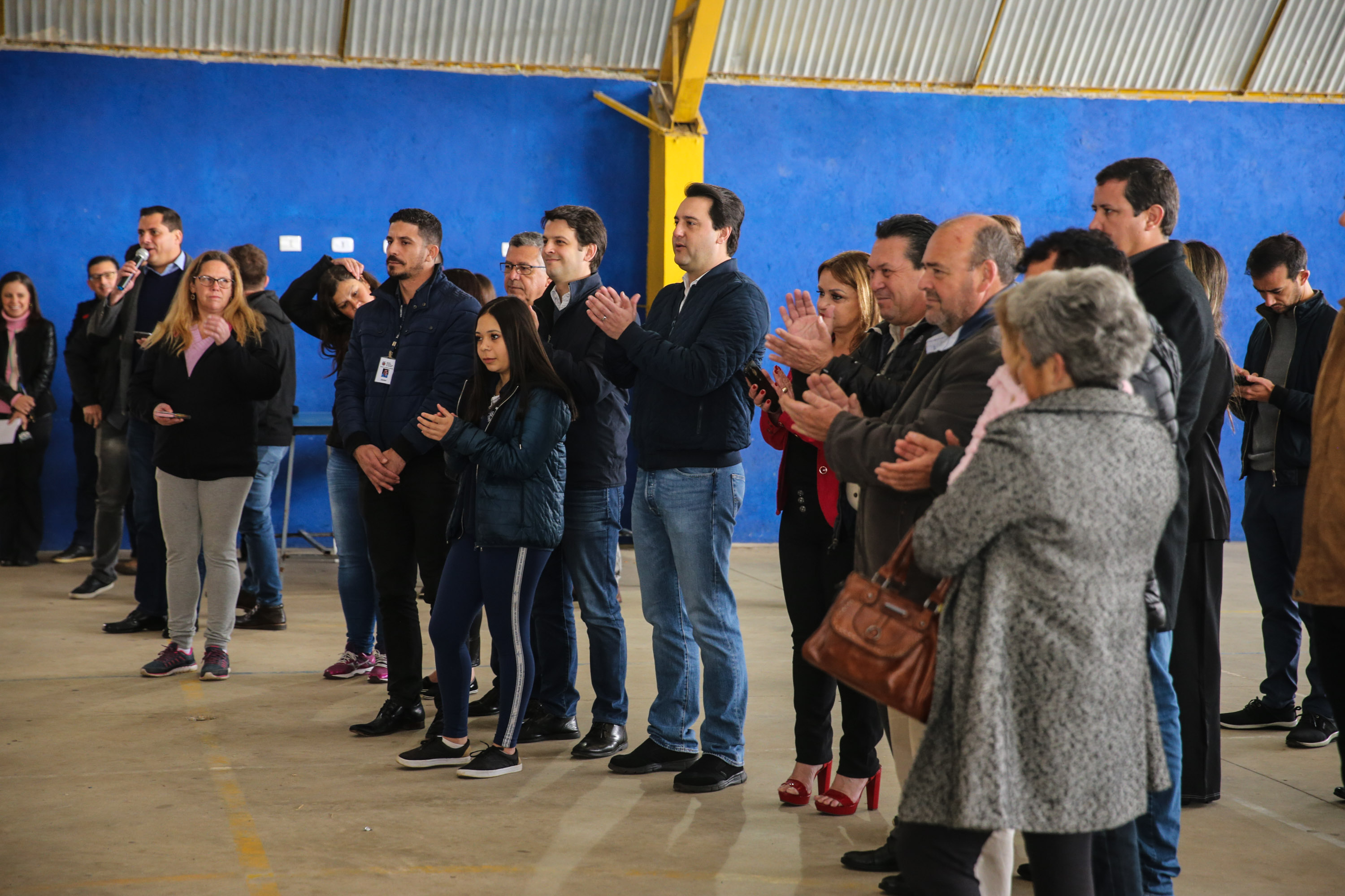 O governador Carlos Massa Ratinho Junior participa nesta segunda-feira (23) do plantio de árvores no Colégio Estadual Professora Maria Gai Grendel, no bairro Caximba, em Curitiba. O evento marcará o início do programa Paraná mais Verde, que vai incentivar o plantio de mudas de árvores nativas em todo o Estado. 23/09/2019 - Foto: Geraldo Bubniak/AEN
