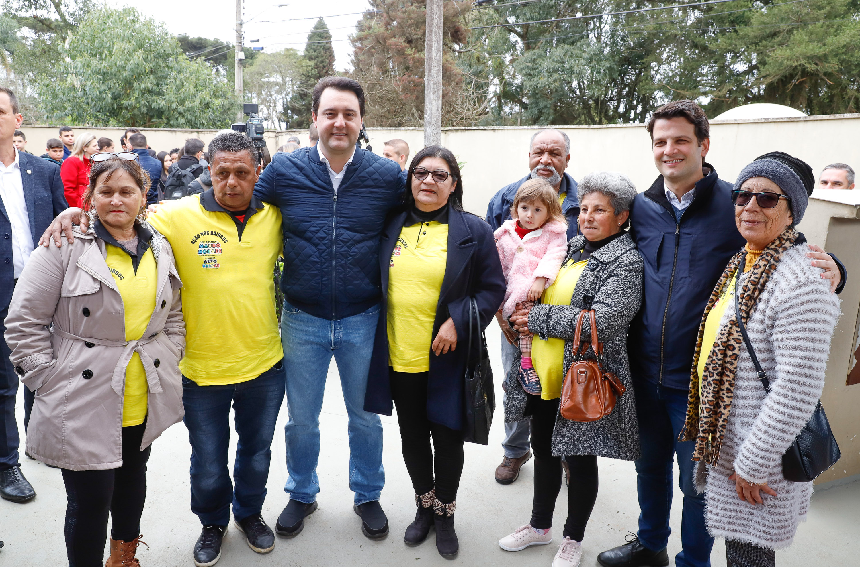 O governador Carlos Massa Ratinho Junior participou nesta segunda-feira (23), do plantio de árvores no Colégio Estadual Professora Maria Gai Grendel, no bairro Caximba, em Curitiba. O evento marcará o início do programa Paraná mais Verde, que vai incentivar o plantio de mudas de árvores nativas em todo o Estado.