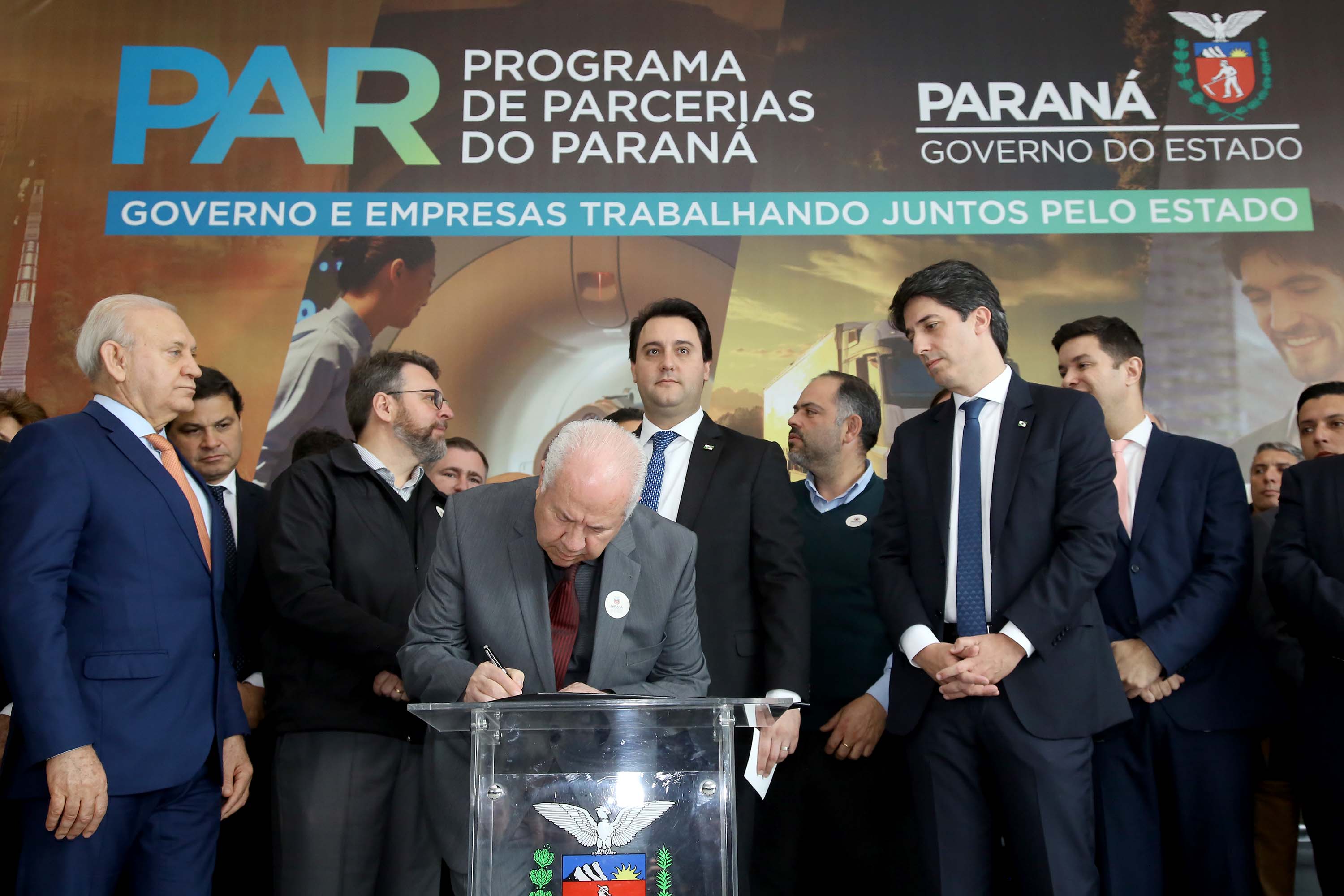 O Governo do Paraná apresentou nesta segunda-feira (23), em evento com o governador Carlos Massa Ratinho Junior, no Palácio Iguaçu, a carteira de projetos de parcerias público-privadas (PPP). Serão apresentados projetos previstos, com estimativas de prazos, investimentos e um quadro com a evolução do planejamento de cada um. Curitiba,23/09/2019 Foto:Jaelson Lucas / AEN