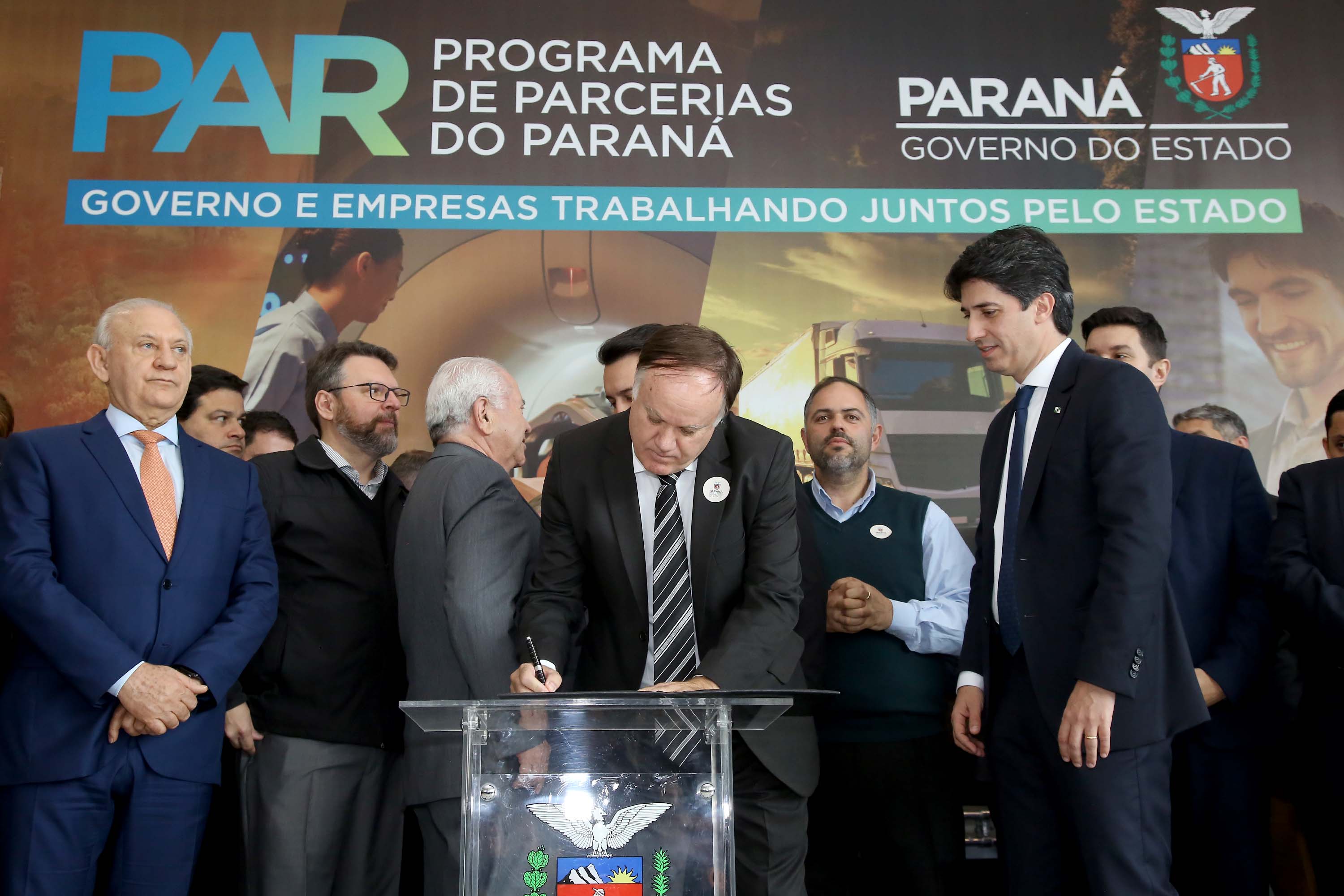 O Governo do Paraná apresentou nesta segunda-feira (23), em evento com o governador Carlos Massa Ratinho Junior, no Palácio Iguaçu, a carteira de projetos de parcerias público-privadas (PPP). Serão apresentados projetos previstos, com estimativas de prazos, investimentos e um quadro com a evolução do planejamento de cada um. Curitiba,23/09/2019 Foto:Jaelson Lucas / AEN