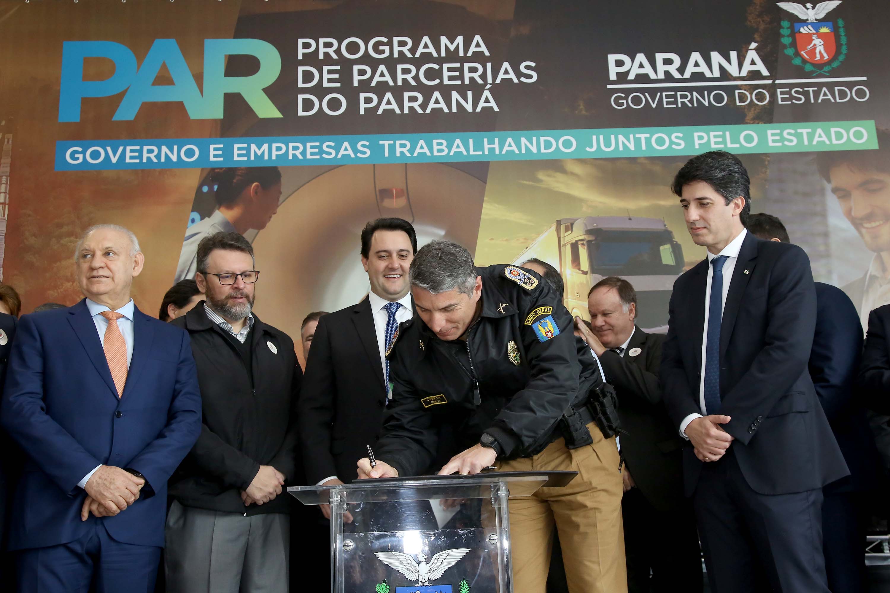 O Governo do Paraná apresentou nesta segunda-feira (23), em evento com o governador Carlos Massa Ratinho Junior, no Palácio Iguaçu, a carteira de projetos de parcerias público-privadas (PPP). Serão apresentados projetos previstos, com estimativas de prazos, investimentos e um quadro com a evolução do planejamento de cada um. Curitiba,23/09/2019 Foto:Jaelson Lucas / AEN