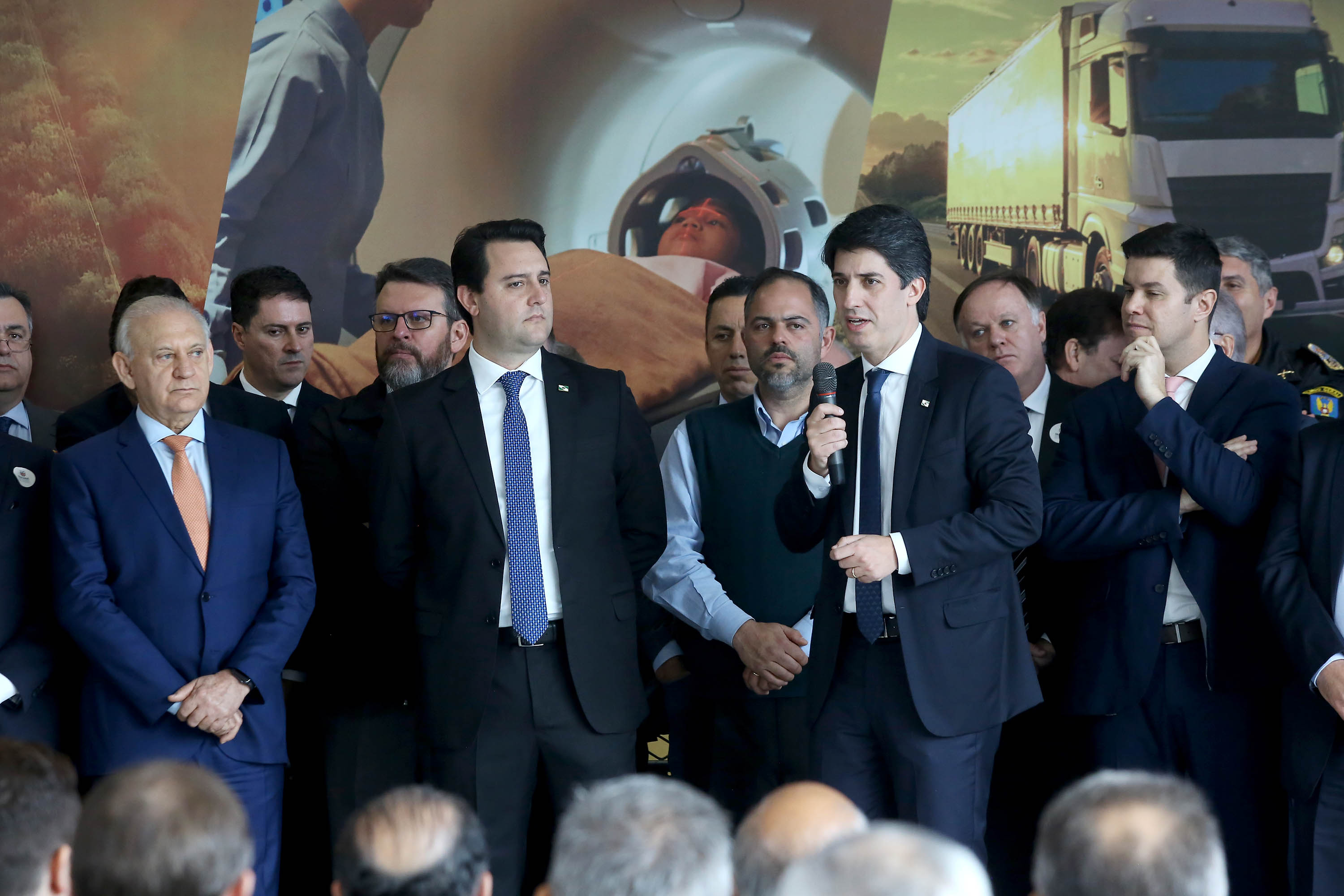 O Governo do Paraná apresentou nesta segunda-feira (23), em evento com o governador Carlos Massa Ratinho Junior, no Palácio Iguaçu, a carteira de projetos de parcerias público-privadas (PPP). Serão apresentados projetos previstos, com estimativas de prazos, investimentos e um quadro com a evolução do planejamento de cada um. Curitiba,23/09/2019 Foto:Jaelson Lucas / AEN