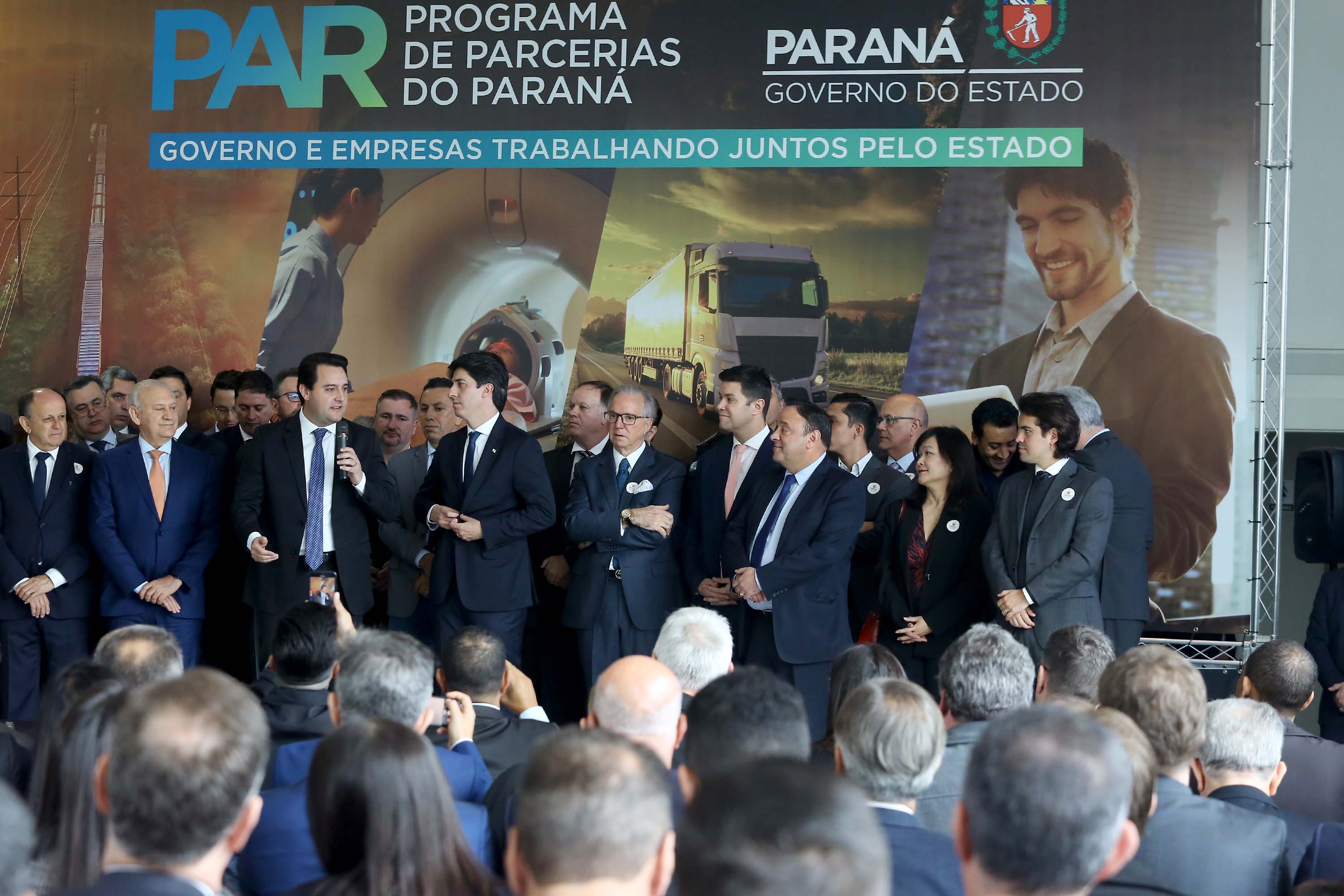 O Governo do Paraná apresentou nesta segunda-feira (23), em evento com o governador Carlos Massa Ratinho Junior, no Palácio Iguaçu, a carteira de projetos de parcerias público-privadas (PPP). Serão apresentados projetos previstos, com estimativas de prazos, investimentos e um quadro com a evolução do planejamento de cada um. Curitiba,23/09/2019 Foto:Jaelson Lucas / AEN