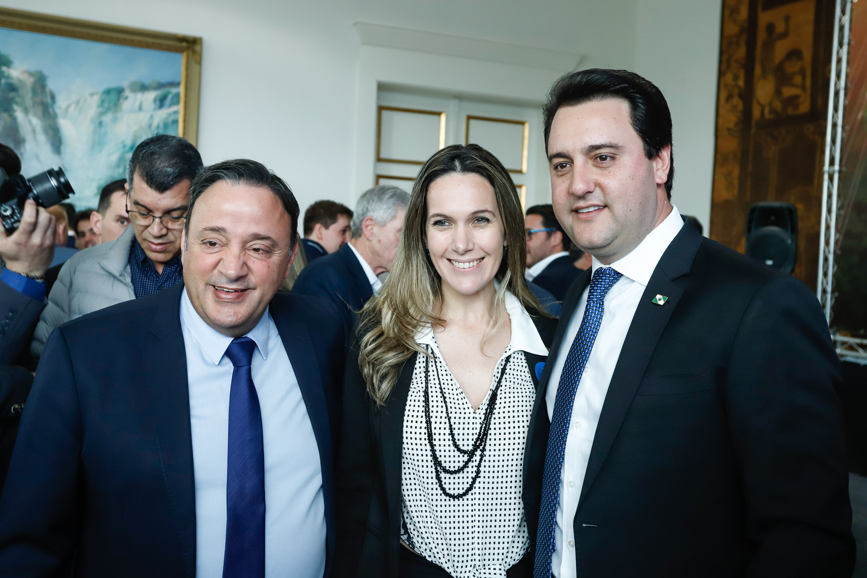 O Governo do Paraná iniciou nesta segunda-feira (23) o processo de Parcerias Público-Privadas (PPPs) com a formalização de três projetos