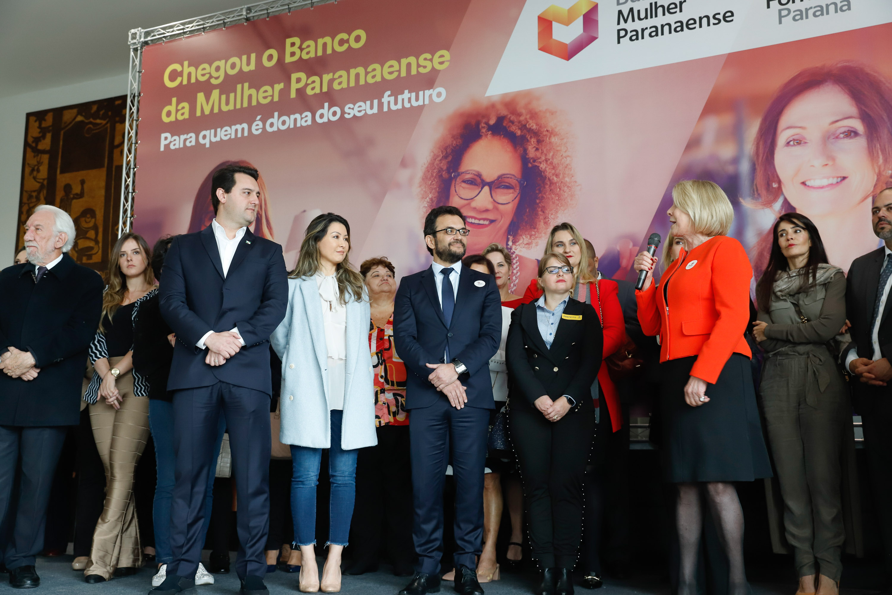 O governador Carlos Massa Ratinho Junior apresentou nesta terça-feira (24) o programa Banco da Mulher Paranaense, iniciativa do Governo do Estado para incentivar o empreendedorismo feminino em todos os setores econômicos, visando gerar mais emprego e renda no Estado.