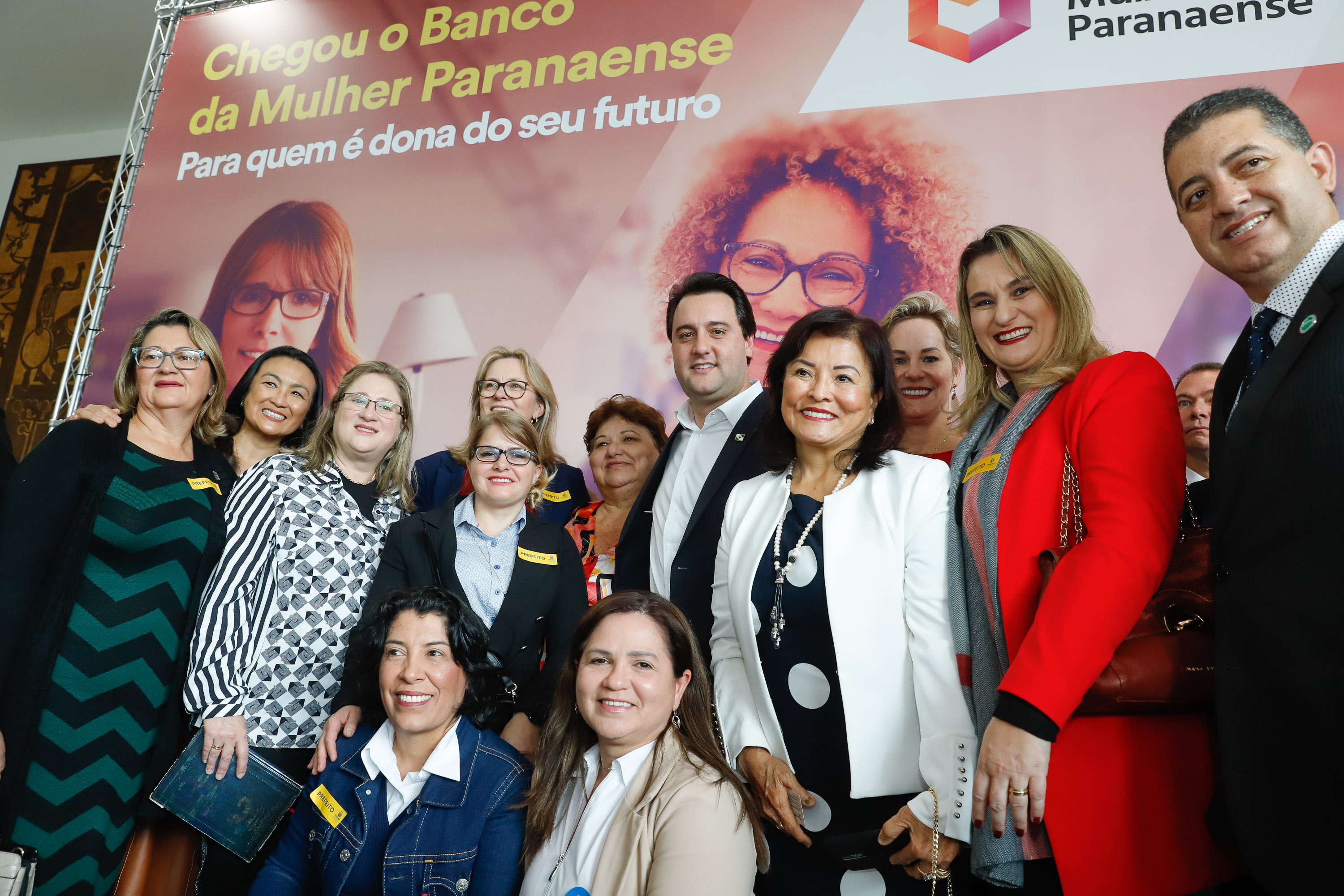 O governador Carlos Massa Ratinho Junior apresentou nesta terça-feira (24) o programa Banco da Mulher Paranaense, iniciativa do Governo do Estado para incentivar o empreendedorismo feminino em todos os setores econômicos, visando gerar mais emprego e renda no Estado.