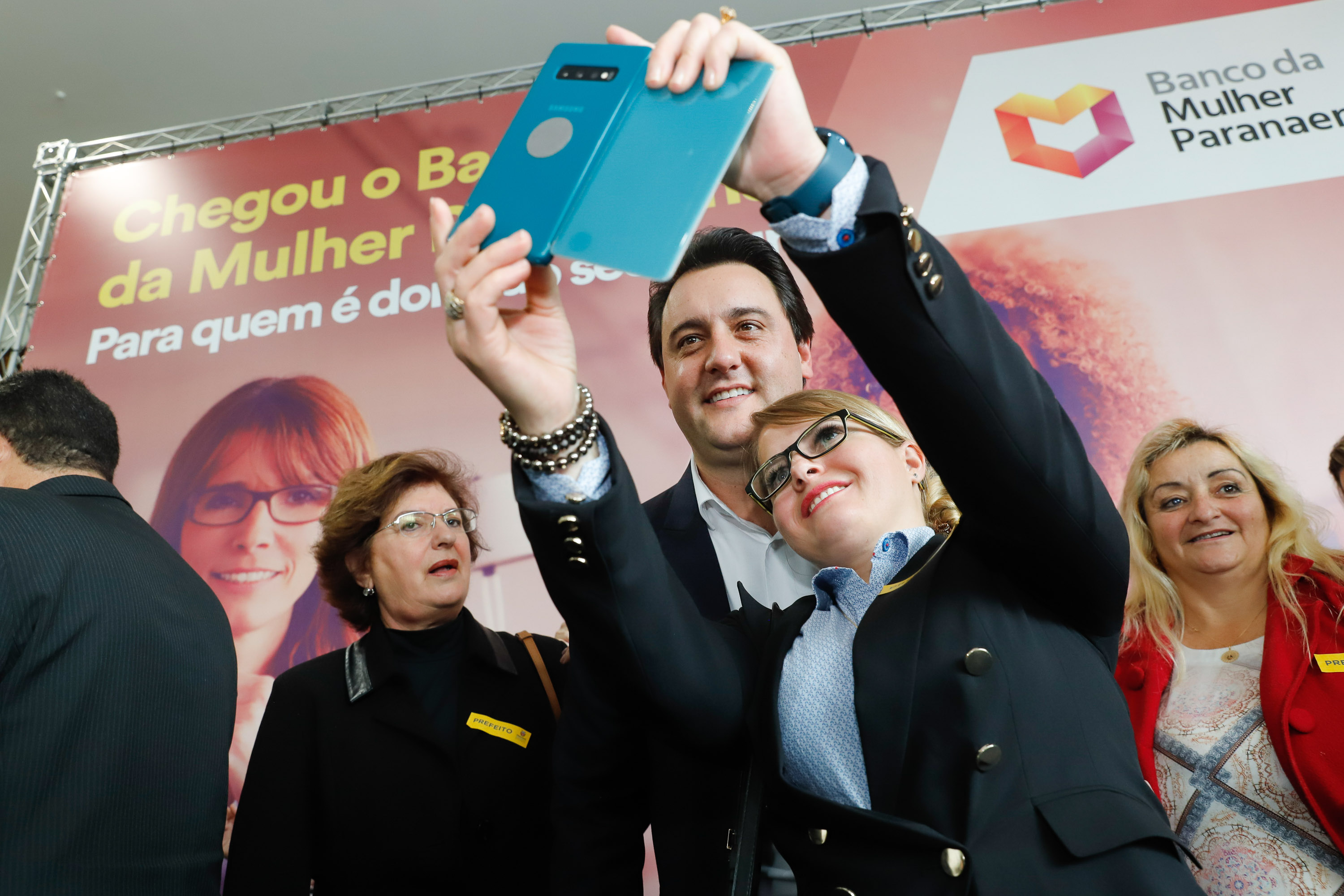 O governador Carlos Massa Ratinho Junior apresentou nesta terça-feira (24) o programa Banco da Mulher Paranaense, iniciativa do Governo do Estado para incentivar o empreendedorismo feminino em todos os setores econômicos, visando gerar mais emprego e renda no Estado.
