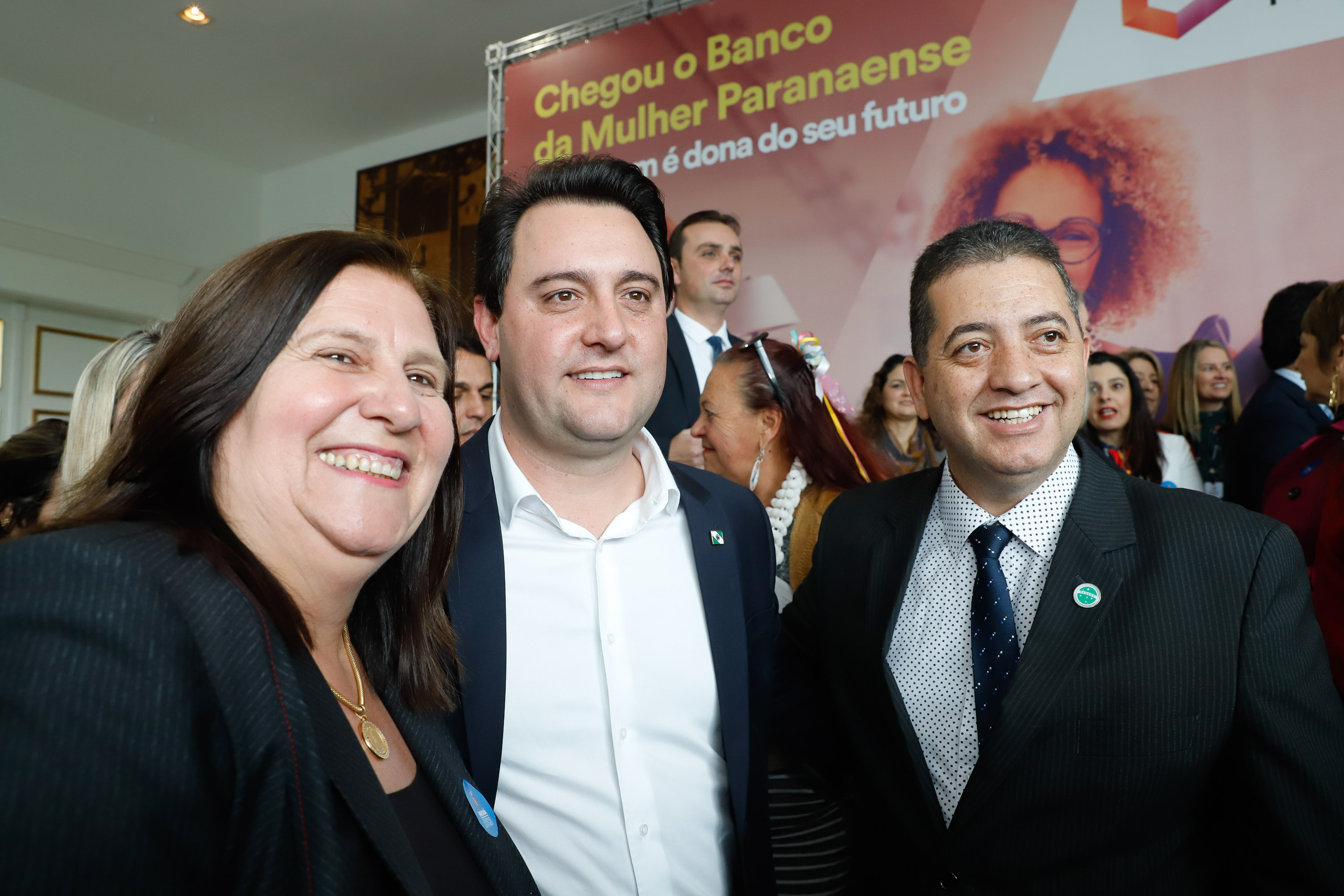 O governador Carlos Massa Ratinho Junior apresentou nesta terça-feira (24) o programa Banco da Mulher Paranaense, iniciativa do Governo do Estado para incentivar o empreendedorismo feminino em todos os setores econômicos, visando gerar mais emprego e renda no Estado.