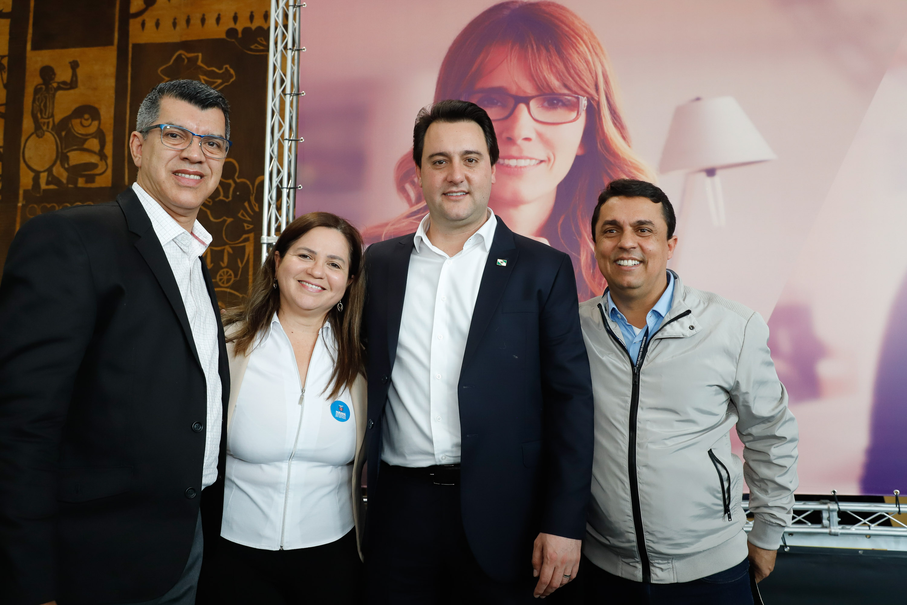 O governador Carlos Massa Ratinho Junior apresentou nesta terça-feira (24) o programa Banco da Mulher Paranaense, iniciativa do Governo do Estado para incentivar o empreendedorismo feminino em todos os setores econômicos, visando gerar mais emprego e renda no Estado.