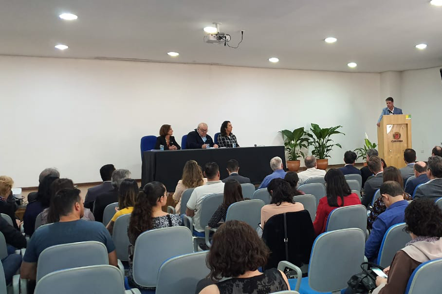 A Companhia de Saneamento do Paraná (Sanepar) agora faz parte do programa de cooperação entre o município de Curitiba e o Governo da Suécia para a realização de projetos de promoção do desenvolvimento urbano sustentável. A cooperação já existe desde 2013 e, com a assinatura de um Termo de Entendimento nesta sexta (27), incluiu a Companhia de Saneamento. Foto: Divulgação/Sanepar