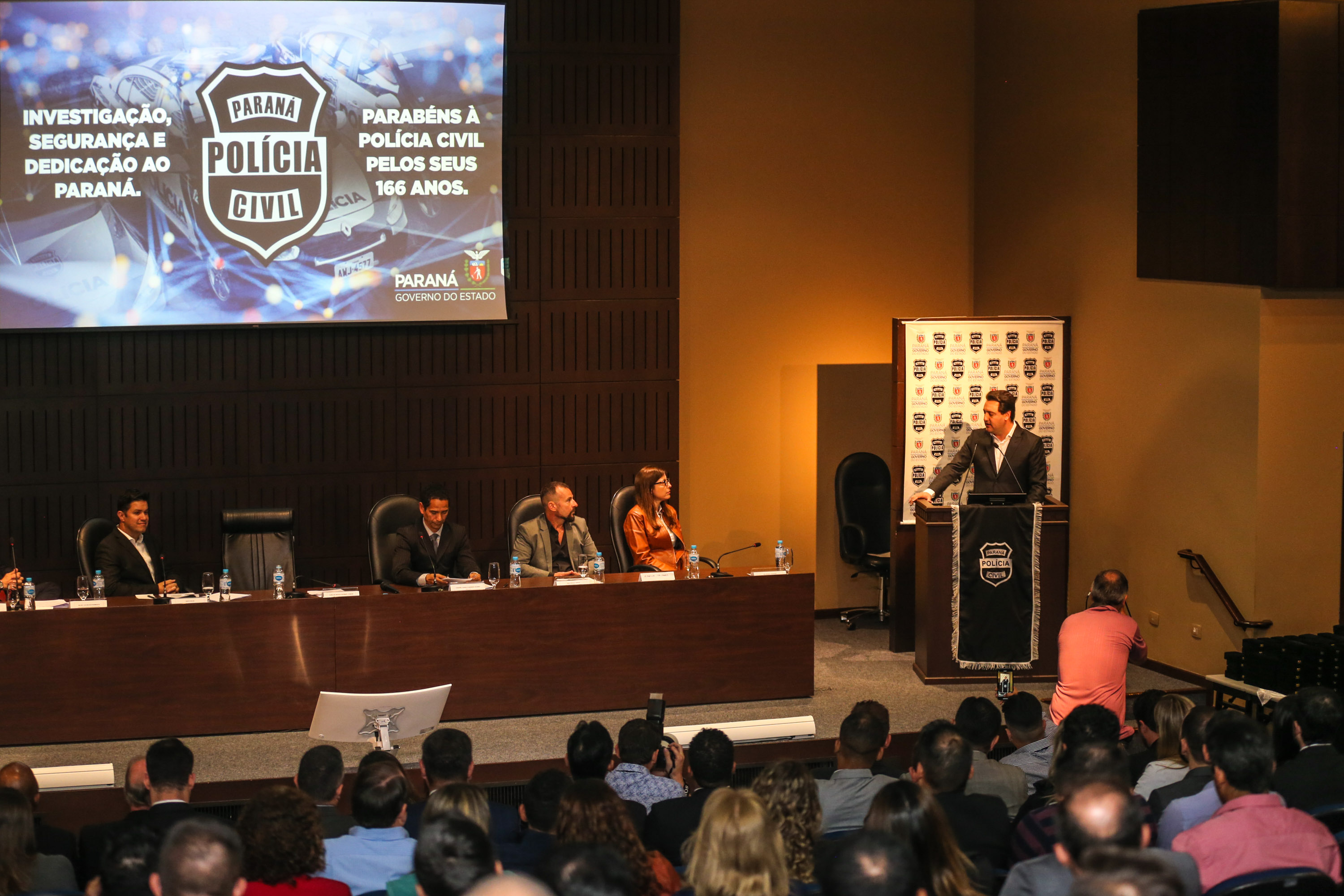 O governador Carlos Massa Ratinho Junior participa nesta segunda-feira (30), da comemoração do aniversário de 166 anos da Polícia Civil no Paraná na sede da OAB Paraná, em Curitiba .   30/09/2019 - Foto: Geraldo Bubniak/AEN