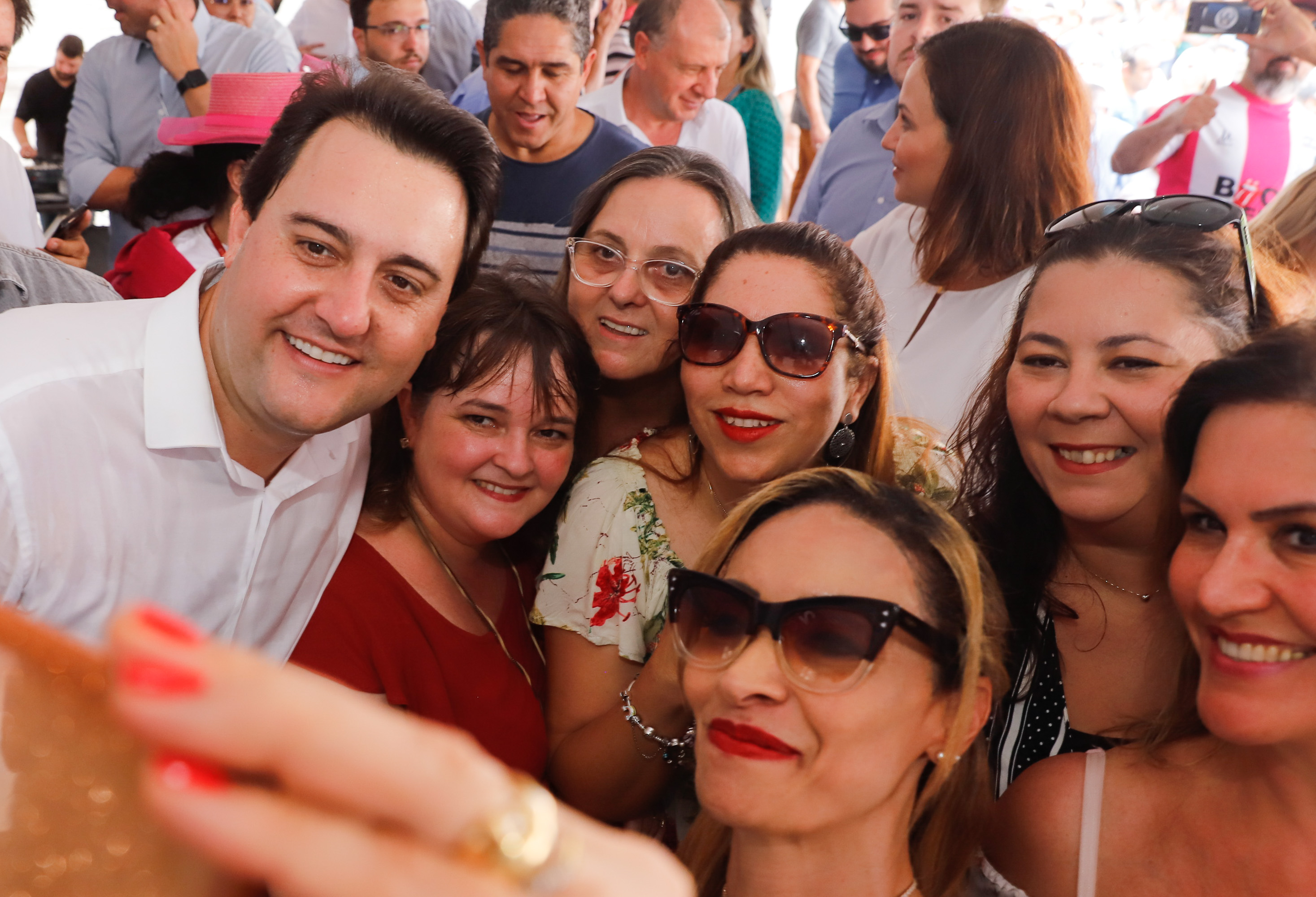 Londrina e outros sete municípios do Norte do Paraná terão R$ 29,8 milhões para fazer investimentos em escolas, ruas, centro cultural e compra de equipamentos. O governador Carlos Massa Ratinho Junior esteve nesta quinta-feira (03) em Londrina, onde recebeu os prefeitos e autorizou as licitações e homologações dos projetos.