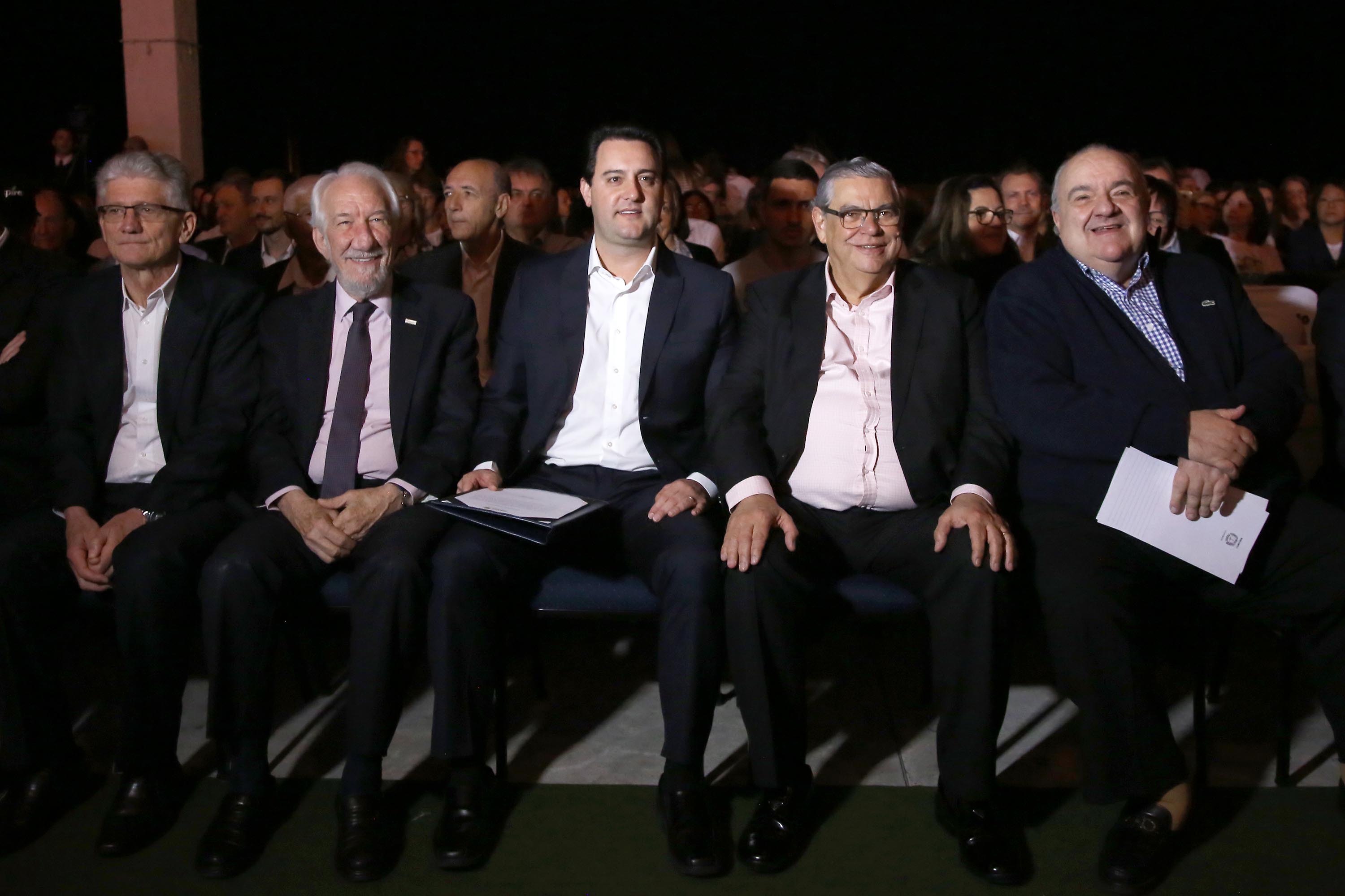 O governador Carlos Massa Ratinho Junior particiou nesta segunda-feira (21) do evento de premiação do Concurso Agrinho 2019. Promovido pela Federação da Agricultura do Paraná (Faep), com a parceria do Governo do Estado, o programa envolve, todo ano, aproximadamente 800 mil alunos e mais de 50 mil professores. Pinhais,21/10/2019 Foto:Jaelson Lucas / AEN