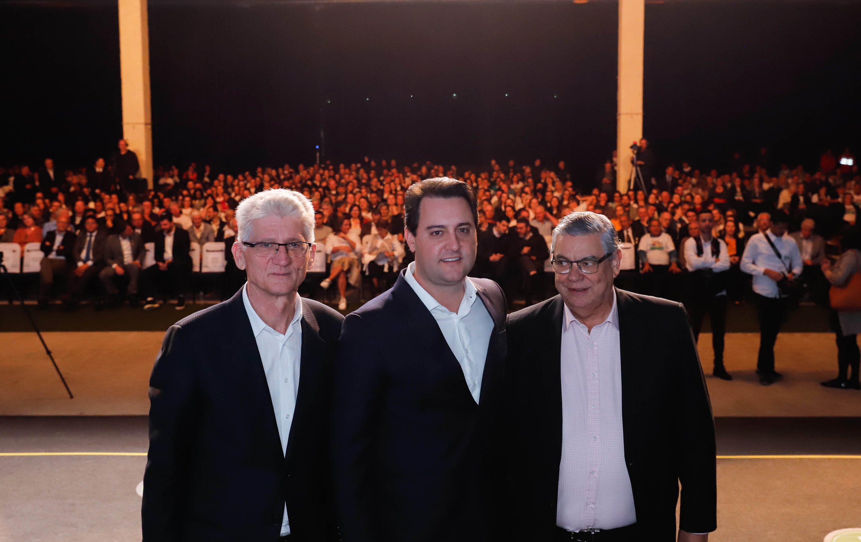 O Governo do Estado e a Federação da Agricultura do Estado do Paraná (Faep) renovaram nesta segunda-feira (21) o convênio para o programa Agrinho nas escolas estaduais do Paraná. O programa leva a escolas das redes públicas municipal e estadual atividades e materiais pedagógicos que tratam da preservação do meio ambiente, despertar da consciência de cidadania e questões que envolvem saúde e qualidade de vida.