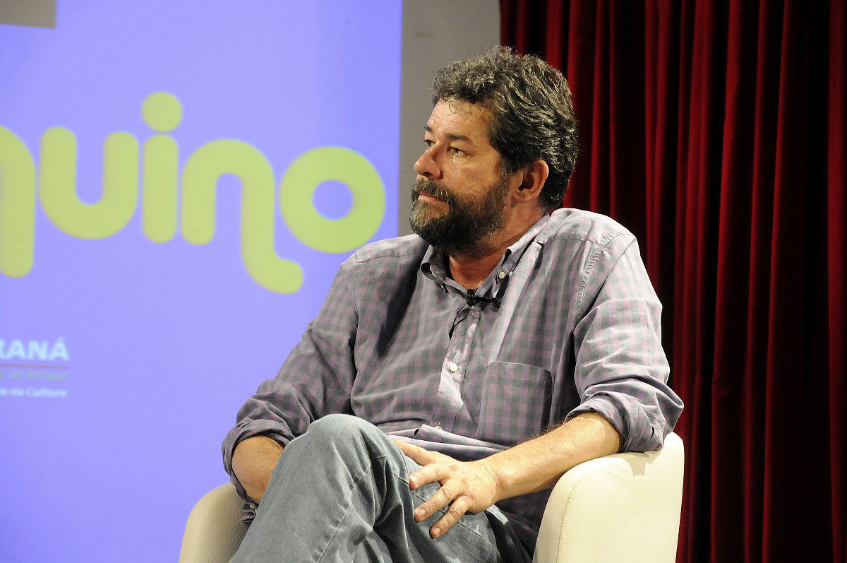 A Biblioteca Pública do Paraná inicia nesta terça-feira (22) a terceira edição da Flibi – a Festa Literária da Biblioteca, que acontece até sábado (26) em vários espaços de Curitiba e do Interior do Estado. A programação começa na própria BPP, com dois eventos: um bate-papo com o escritor paulista Marçal Aquino e a estreia de uma exposição com trabalhos de fotógrafos paranaenses. Todas as atividades têm entrada gratuita. Veja a agenda completa. Foto: Divulgação/BPP