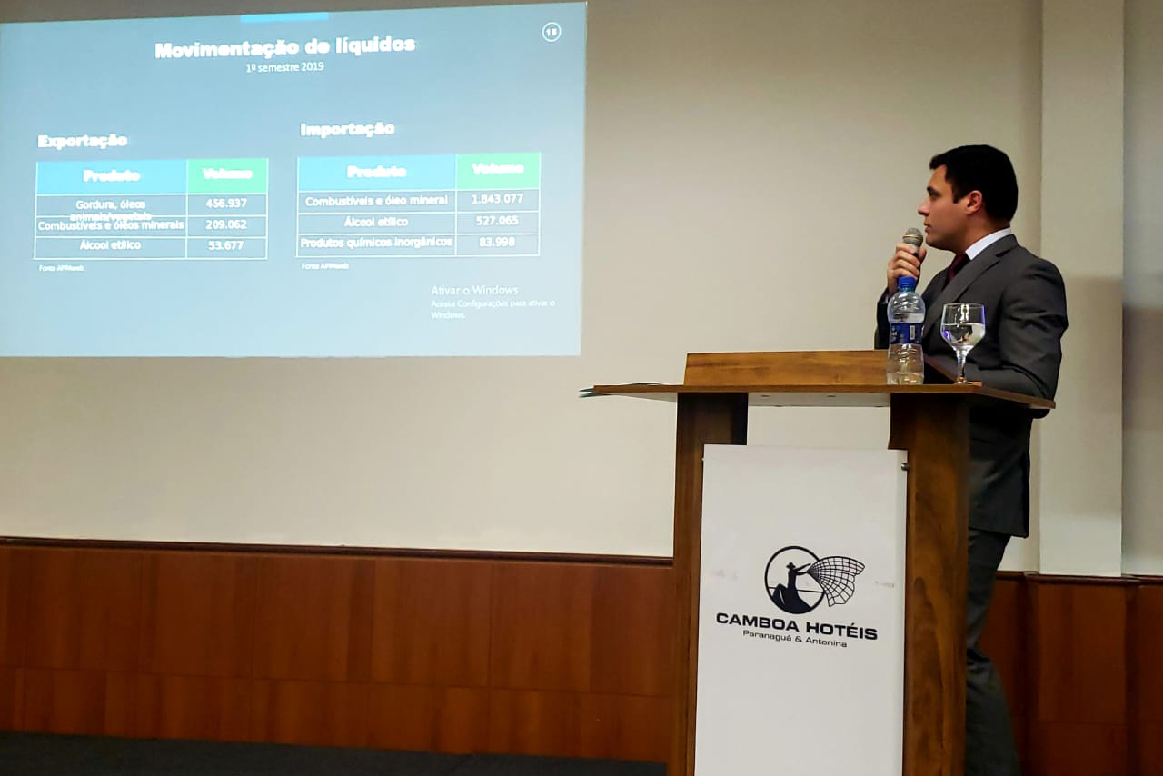 A Portos do Paraná enviou nesta quarta-feira (23) 43 funcionários para participar do 3° Seminário de Cabotagem e Intermodalidade - Logística e Infraestrutura, organizado pelo Instituto de Diplomacia Empresarial e Marketing de Cidades (Idem). São 250 pessoas no evento que acontece durante todo o dia em Paranaguá.Foto: Pierpaolo Nota/ Portos do Paraná