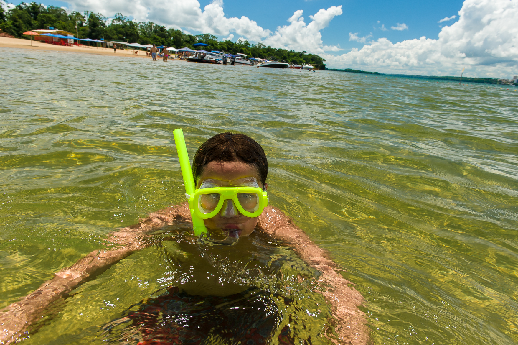 Localizado no Noroeste do Paraná, a cerca de 173 quilômetros de Maringá,  Porto Rico vem se tornando um destino cada vez mais procurado para férias e lazer nos fins de semana. O município de pouco mais de 3 mil habitantes é banhado pelo Rio Paraná, o que propicia aproveitar praias de água doce, a prática de esportes aquáticos, passeios de barco e lancha, além da pesca. Curitiba, 08-11-2019-Foto: Fabio Dias/Acervo EPR