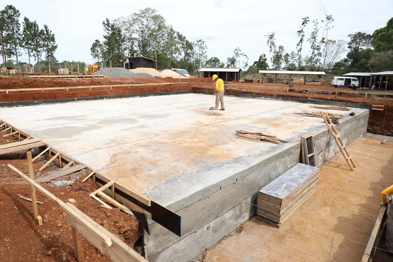 A Companhia de Saneamento do Paraná (Sanepar) vai ampliar o abastecimento de água e o esgotamento sanitário em Laranjeiras do Sul, no Centro-Oeste do Estado. A empresa está investindo R$ 17,6 milhões em obras no sistema de abastecimento e distribuição de água e mais R$ 1,9 milhão em melhorias no tratamento do esgoto. Foto: Divulgação/Sanepar