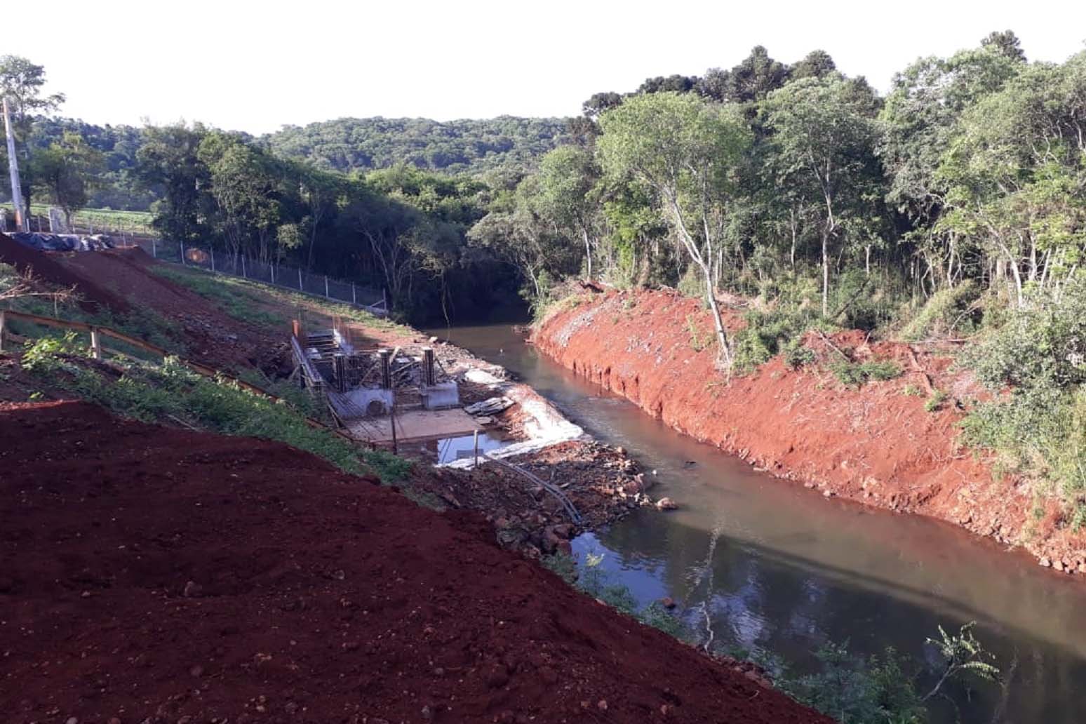Técnicos da Sanepar iniciaram esta semana os levantamentos e diagnóstico da bacia dos rios Cascavel, Peroba e Saltinho, que abastecem os moradores de Cascavel, e do Rio São José, que vai contribuir com o suprimento da cidade a partir do ano que vem. Foto: Sanepar