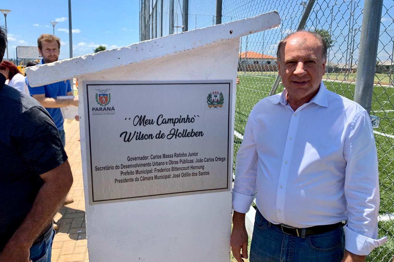 O Governo do Estado entregou nesta quinta-feira (21) em quatro municípios das Regiões dos Campos Gerais, Norte e Noroeste editais de licitação e inaugurou obras no valor total de R$ 6