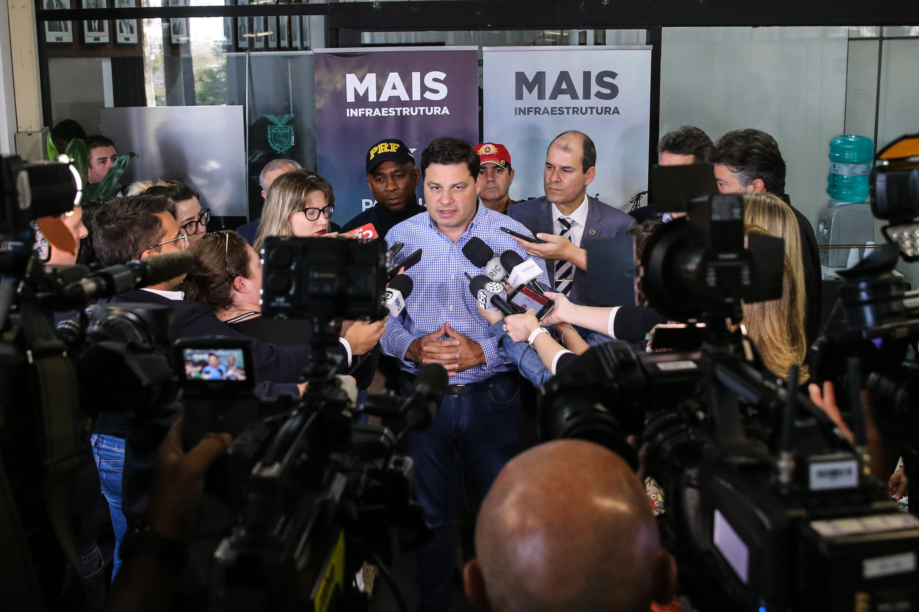 Na primeira reunião para apresentação do cronograma de atividades, o secretário de Estado da Infraestrutura e Logística, Sandro Alex, explicou que o objetivo dos grupos de trabalho do Governo do Estado e da União é garantir uma modelagem moderna de concessão.