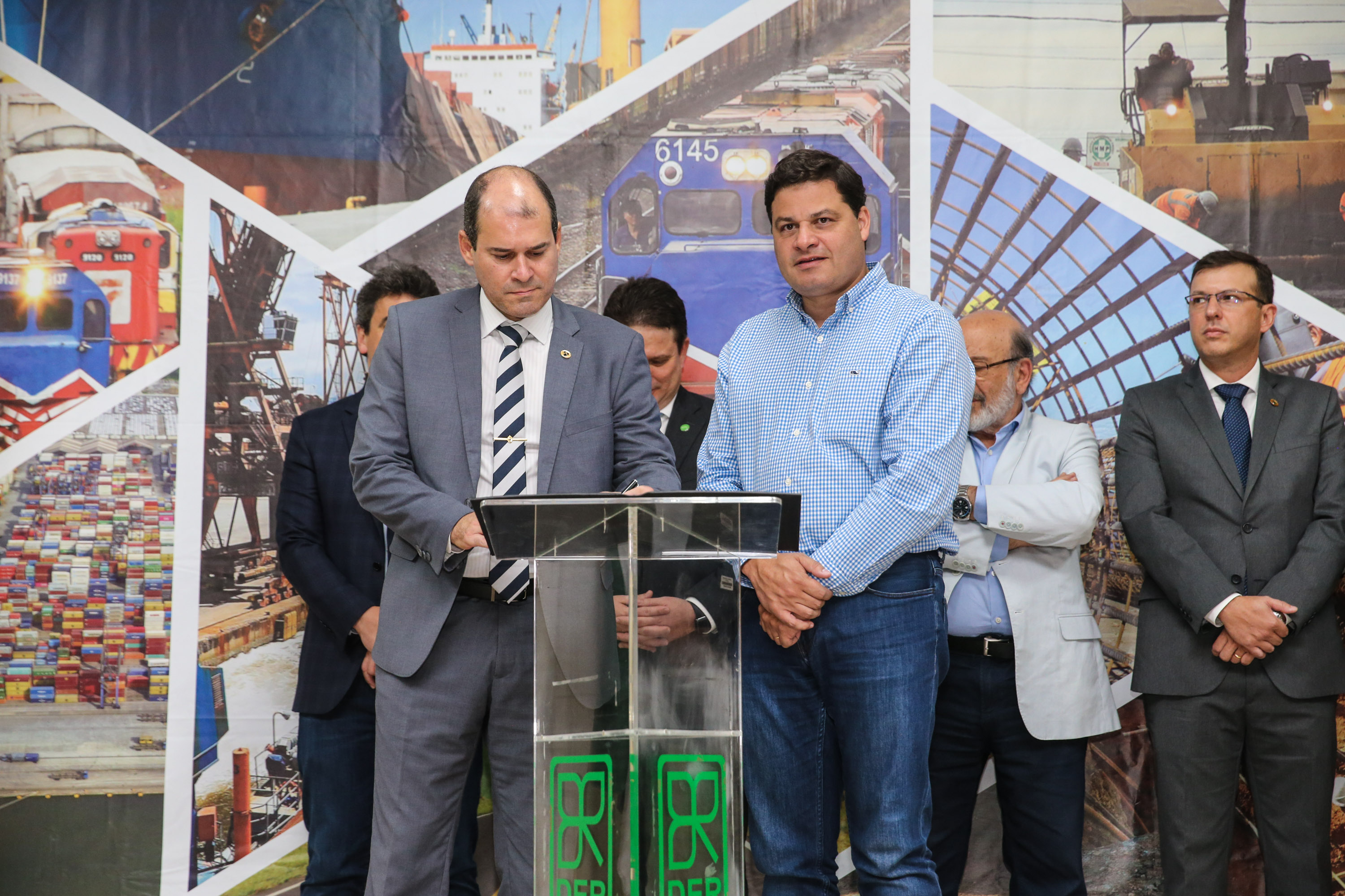 Na primeira reunião para apresentação do cronograma de atividades, o secretário de Estado da Infraestrutura e Logística, Sandro Alex, explicou que o objetivo dos grupos de trabalho do Governo do Estado e da União é garantir uma modelagem moderna de concessão.