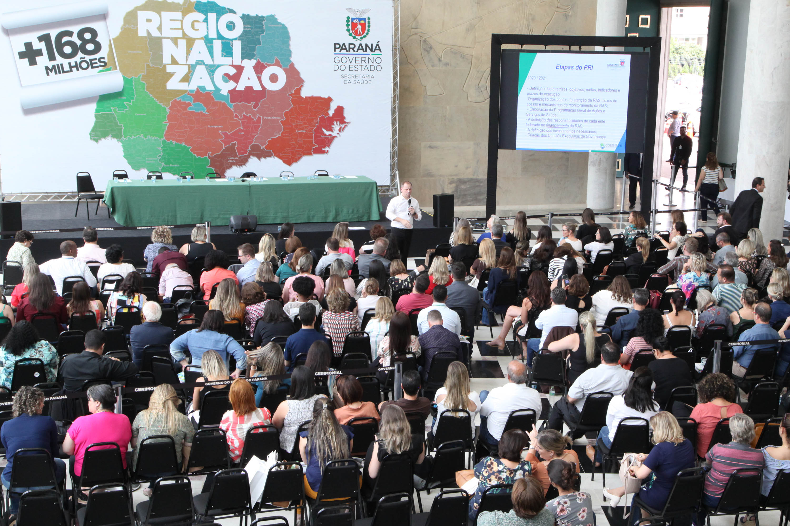 A partir de um processo participativo, democrático e acessível, o Planejamento Regional Integrado para a área da saúde foi construído durante o ano de 2019. O relatório do PRI foi apresentado nesta quarta-feira (11), no Palácio Iguaçu, para representantes municipais, do Estado, dos consórcios e parceiros. Desde fevereiro, equipes da secretaria estadual percorreram o Estado promovendo oficinas e reuniões para identificar as necessidades da área de forma regionalizada.Foto:Ari Dias/AEN
