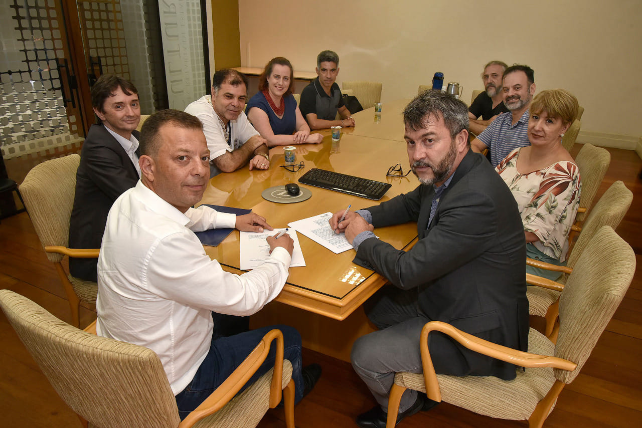 A Secretaria de Estado da Comunicação Social e da Cultura firmou com a Universidade Estadual do Paraná (Unespar) um acordo de cooperação técnica, científica e cultural, para instalação de um centro de formação e ao fortalecimento do Sistema Estadual de Museus do Paraná.Foto: SECC