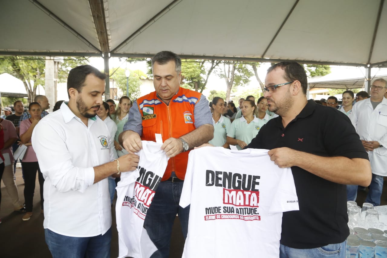 O município de Quinta do Sol, que está em epidemia e com 179 casos confirmados da doença, recebeu o secretário de Estado da Saúde, Beto Preto, que falou com a comunidade, profissionais de saúde sobre a importância de ações e mutirões de limpeza e eliminação de criadouros do mosquito.Foto: Gilson Abreu/AEN