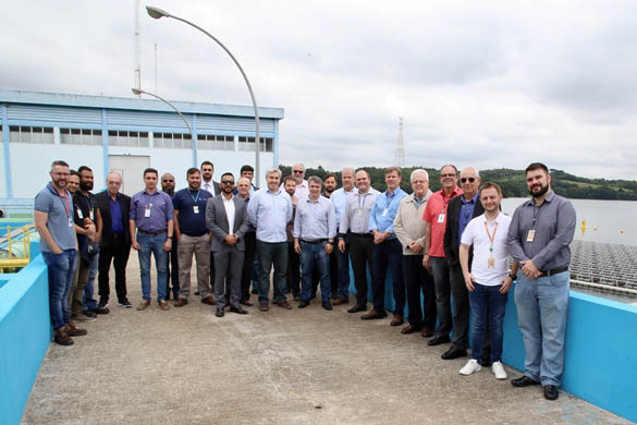 Visita do Comitê do Smart Energy à usina fotovoltaica flutuante da Sanepar. Foto: Sanepar