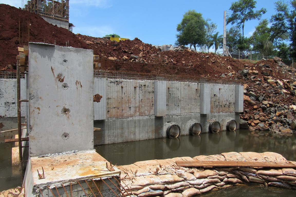Obras, que seguem dentro do cronograma, ampliam em 25% a produção de água da cidade
Foto: Sanepar