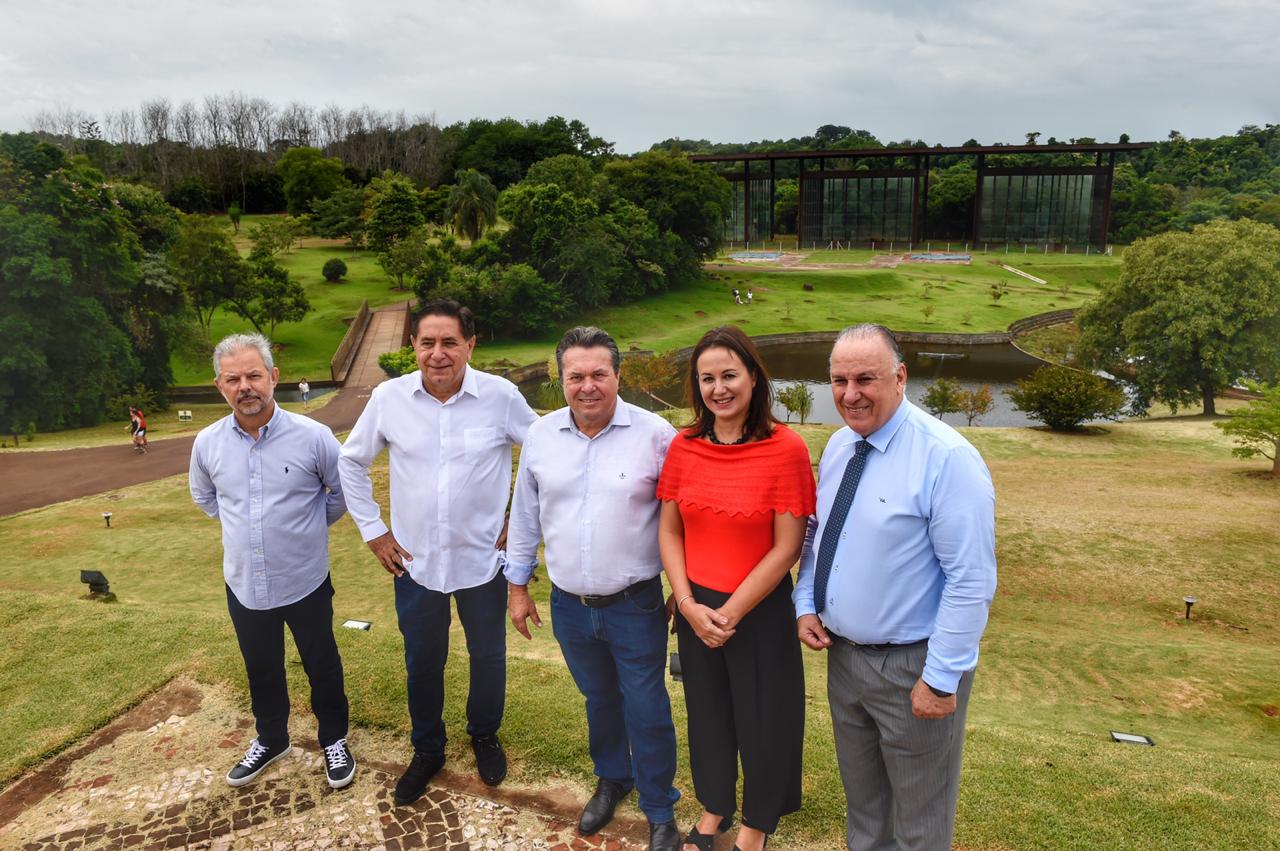 Londrina recebeu nesta quarta-feira (22) o certificado que elevou a cidade para a categoria A do Mapa Turístico Brasileiro, atualizado pelo Ministério do Turismo em agosto de 2019. 
Foto: Denis Ferreira Netto/SEDEST
