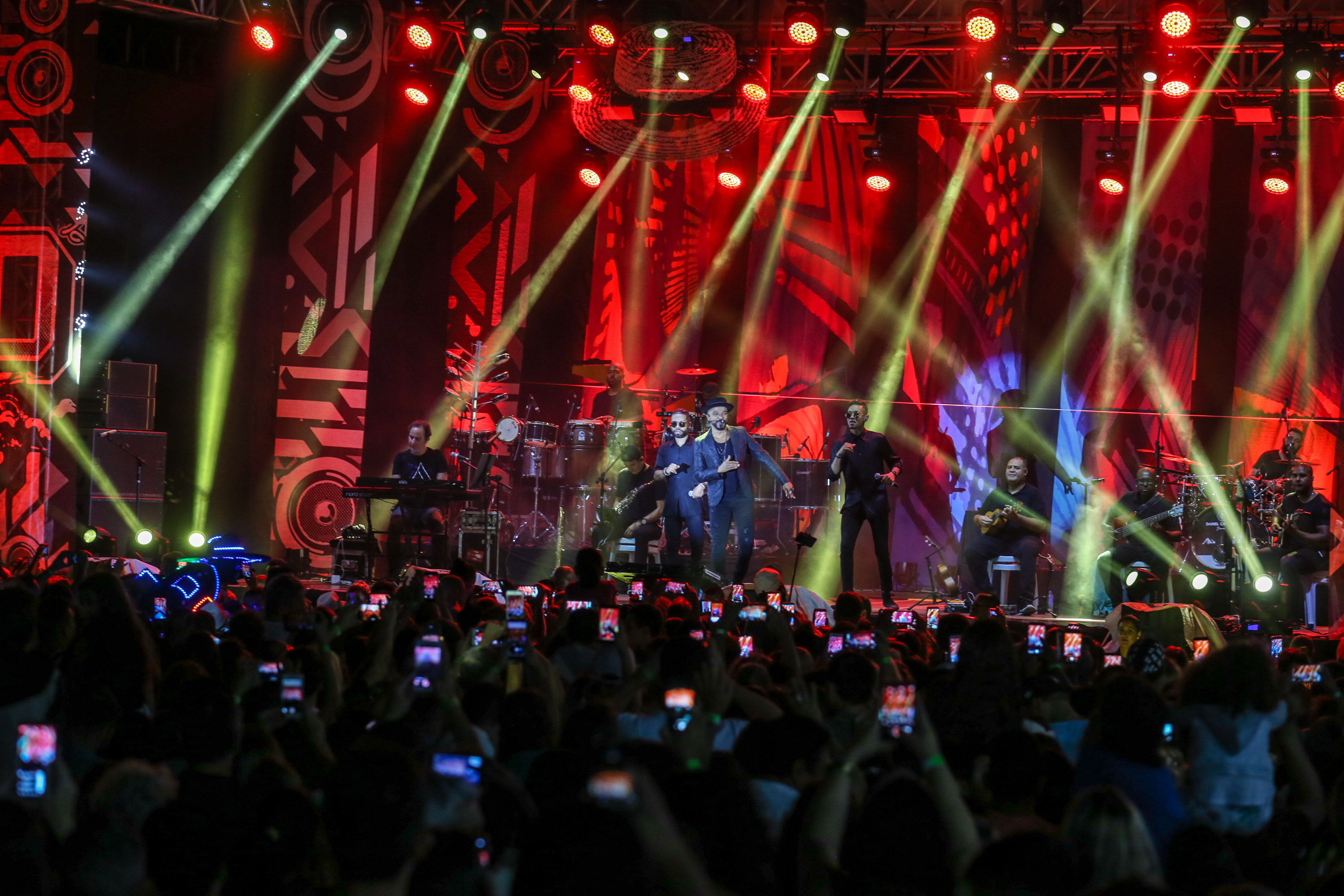 Show de Alexandre Pires em Matinhos nesta sexta-feira (24). O show é gratuitos e faz parte da programação cultural do Verão Maior e são promovidos pelo Governo do Estado em parceria com a Renault do Brasil.    Matinhos, 24/01/2020 -  Foto: Geraldo Bubniak/AEN