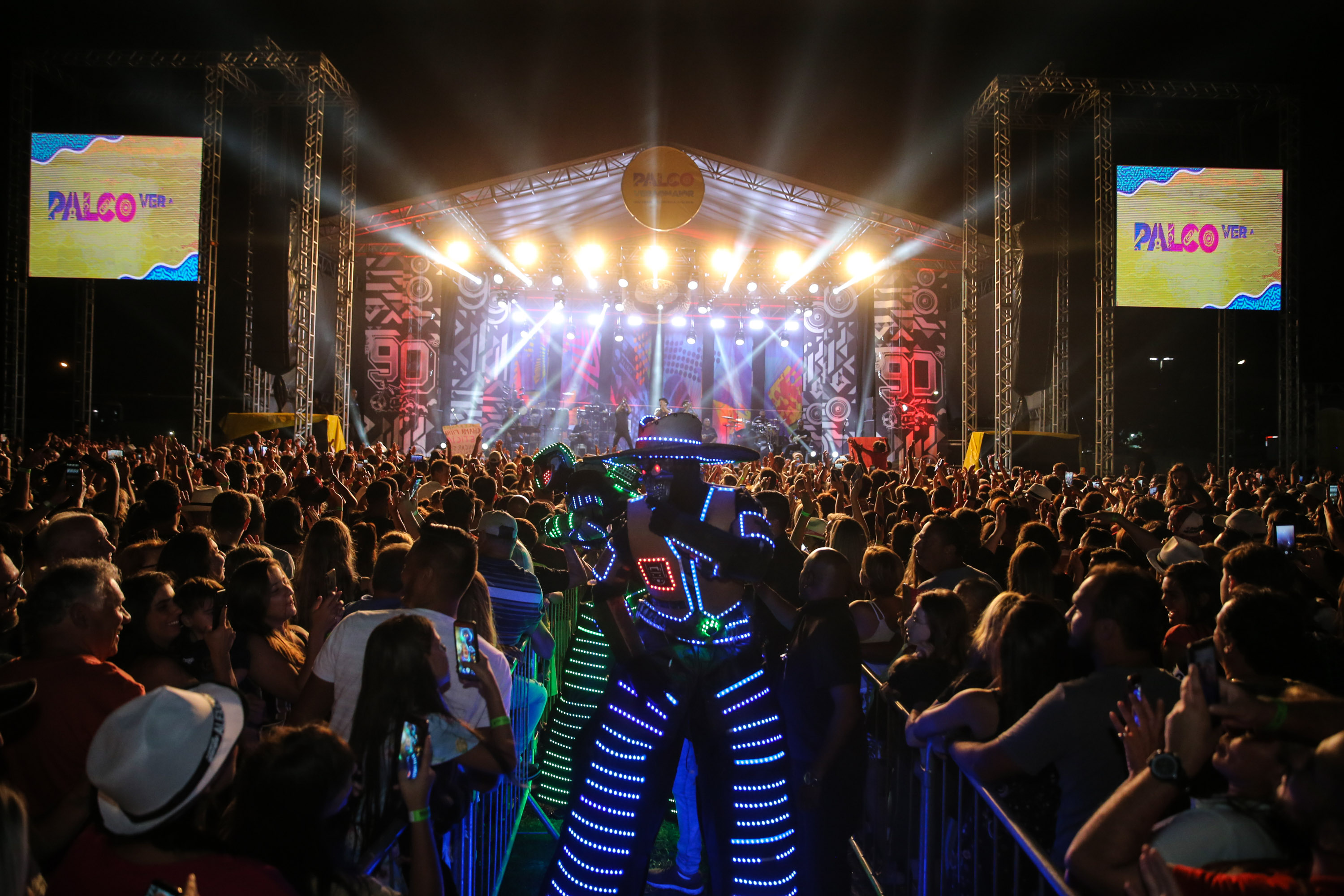 Show de Alexandre Pires em Matinhos nesta sexta-feira (24). O show é gratuitos e faz parte da programação cultural do Verão Maior e são promovidos pelo Governo do Estado em parceria com a Renault do Brasil.    Matinhos, 24/01/2020 -  Foto: Geraldo Bubniak/AEN