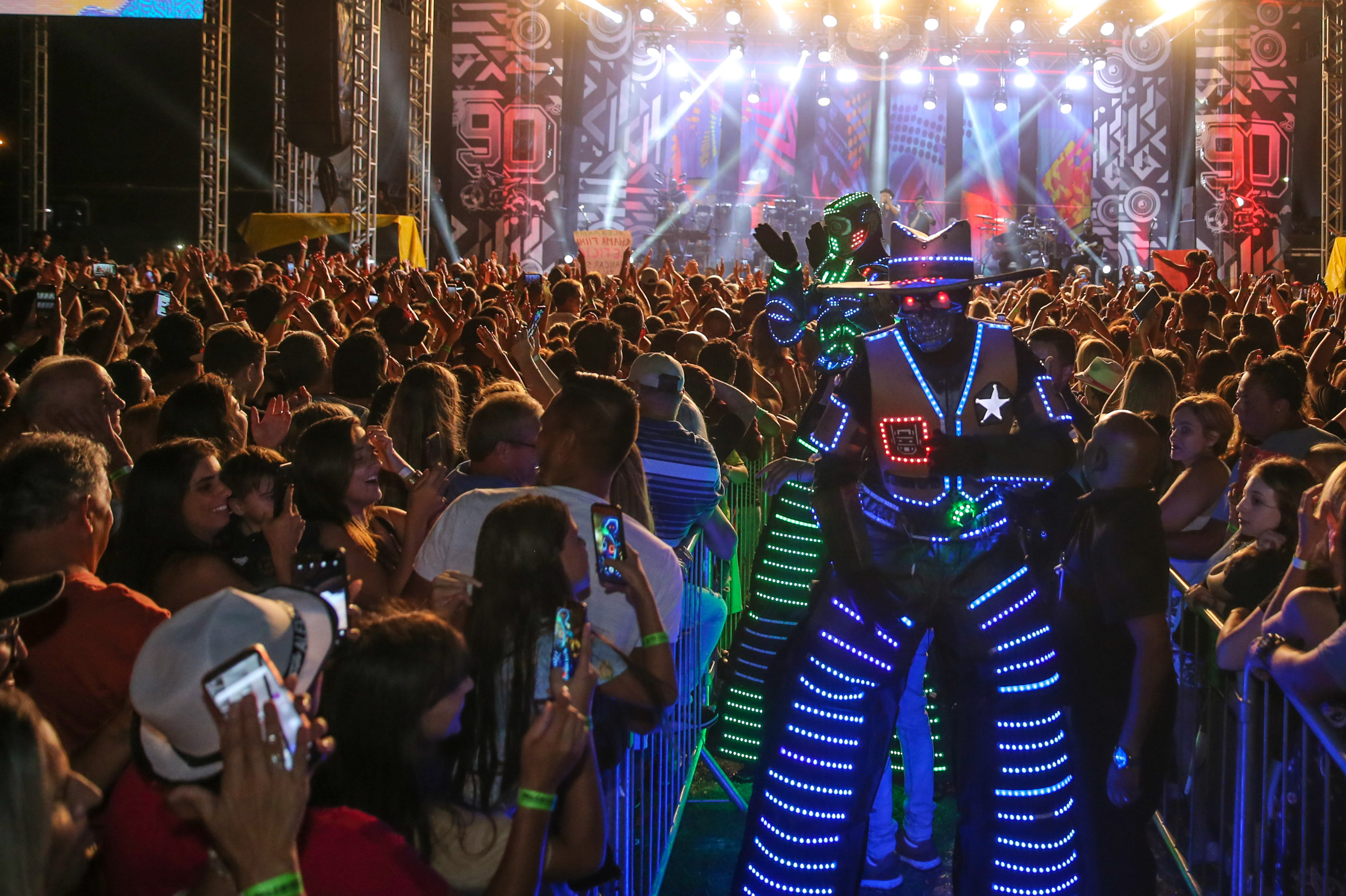 Show de Alexandre Pires em Matinhos nesta sexta-feira (24). O show é gratuitos e faz parte da programação cultural do Verão Maior e são promovidos pelo Governo do Estado em parceria com a Renault do Brasil.    Matinhos, 24/01/2020 -  Foto: Geraldo Bubniak/AEN