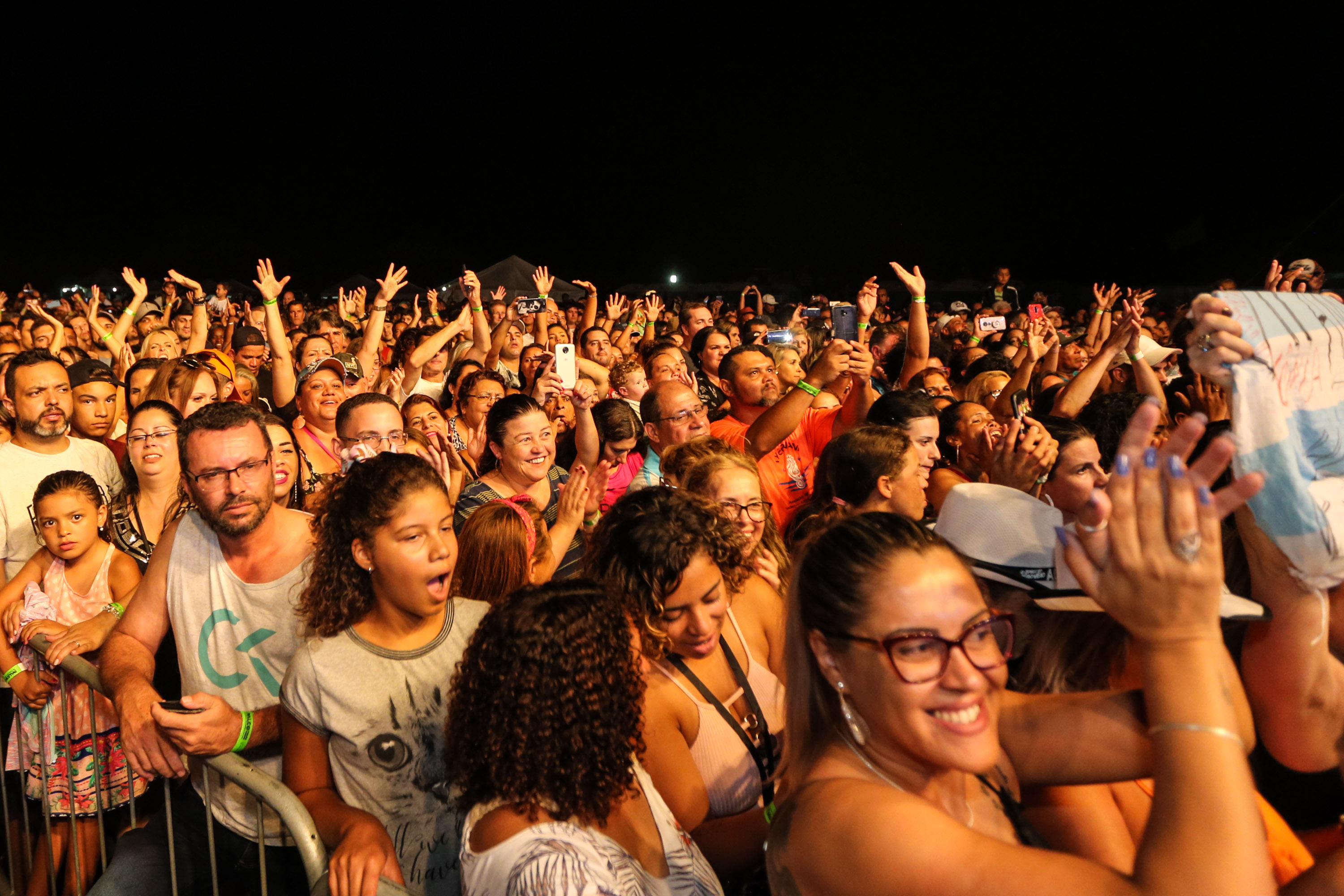 Show de Alexandre Pires em Matinhos nesta sexta-feira (24). O show é gratuitos e faz parte da programação cultural do Verão Maior e são promovidos pelo Governo do Estado em parceria com a Renault do Brasil.    Matinhos, 24/01/2020 -  Foto: Geraldo Bubniak/AEN