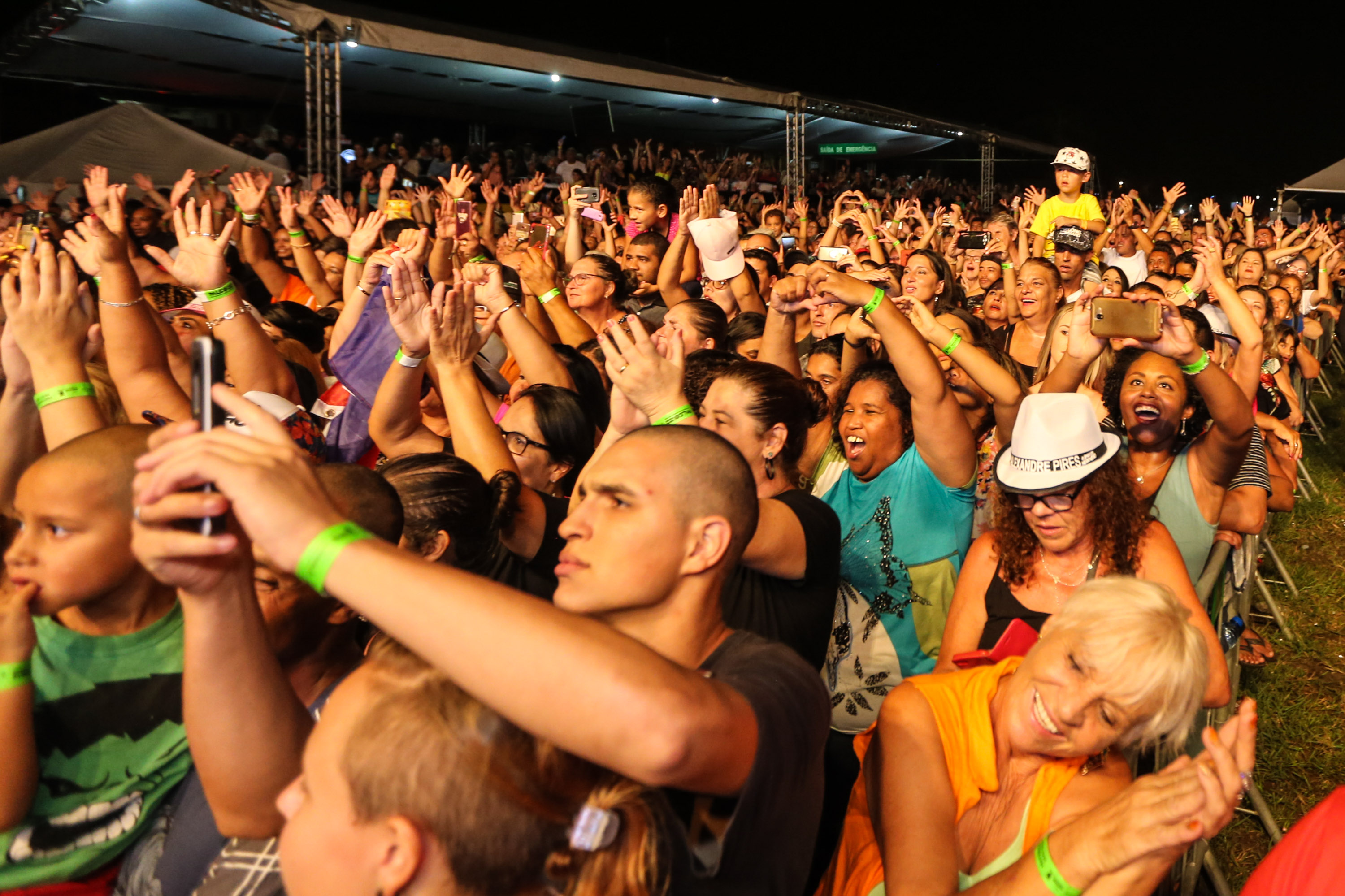 Show de Alexandre Pires em Matinhos nesta sexta-feira (24). O show é gratuitos e faz parte da programação cultural do Verão Maior e são promovidos pelo Governo do Estado em parceria com a Renault do Brasil.    Matinhos, 24/01/2020 -  Foto: Geraldo Bubniak/AEN