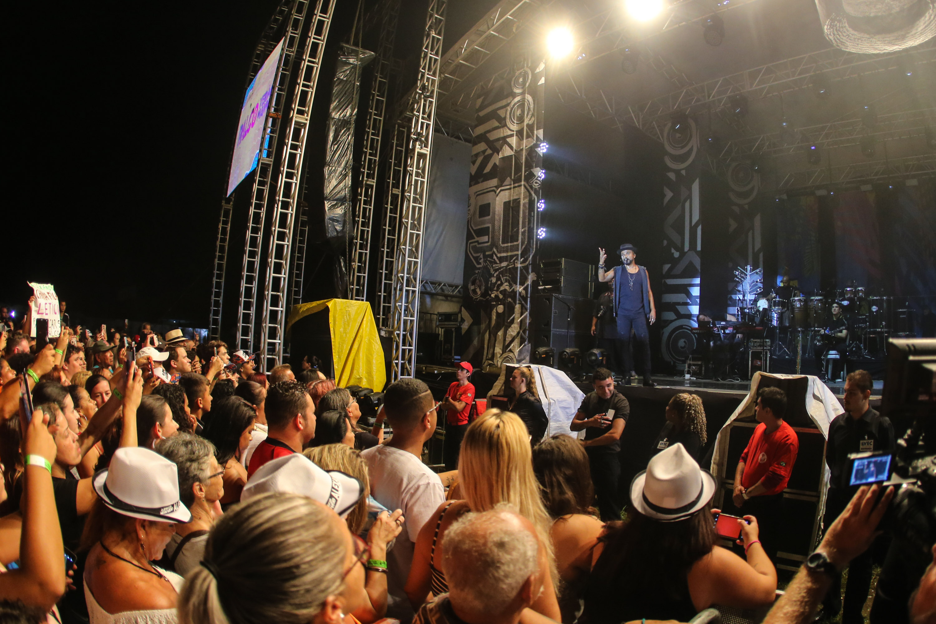 Show de Alexandre Pires em Matinhos nesta sexta-feira (24). O show é gratuitos e faz parte da programação cultural do Verão Maior e são promovidos pelo Governo do Estado em parceria com a Renault do Brasil.    Matinhos, 24/01/2020 -  Foto: Geraldo Bubniak/AEN