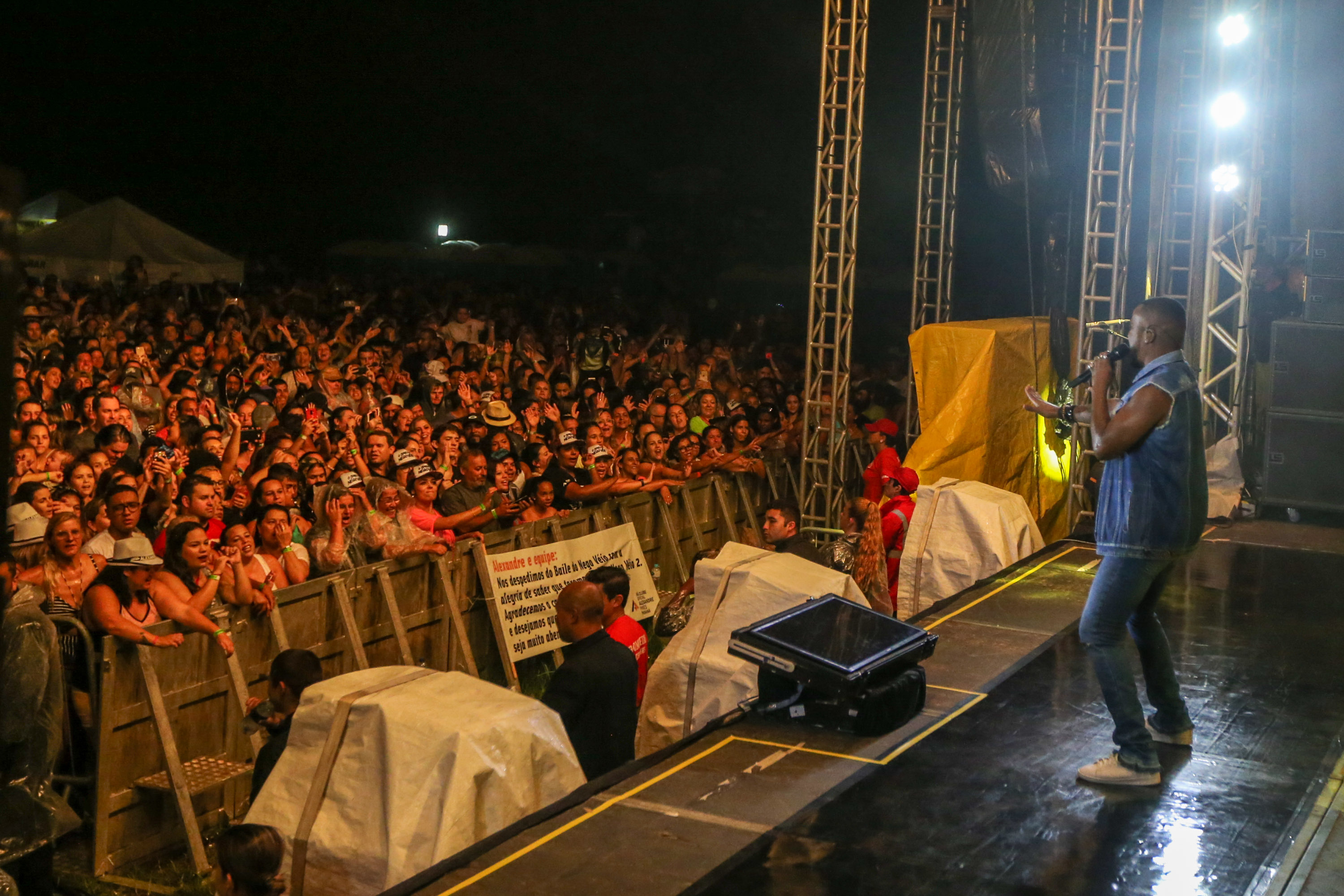 Show de Alexandre Pires em Matinhos nesta sexta-feira (24). O show é gratuitos e faz parte da programação cultural do Verão Maior e são promovidos pelo Governo do Estado em parceria com a Renault do Brasil.    Matinhos, 24/01/2020 -  Foto: Geraldo Bubniak/AEN