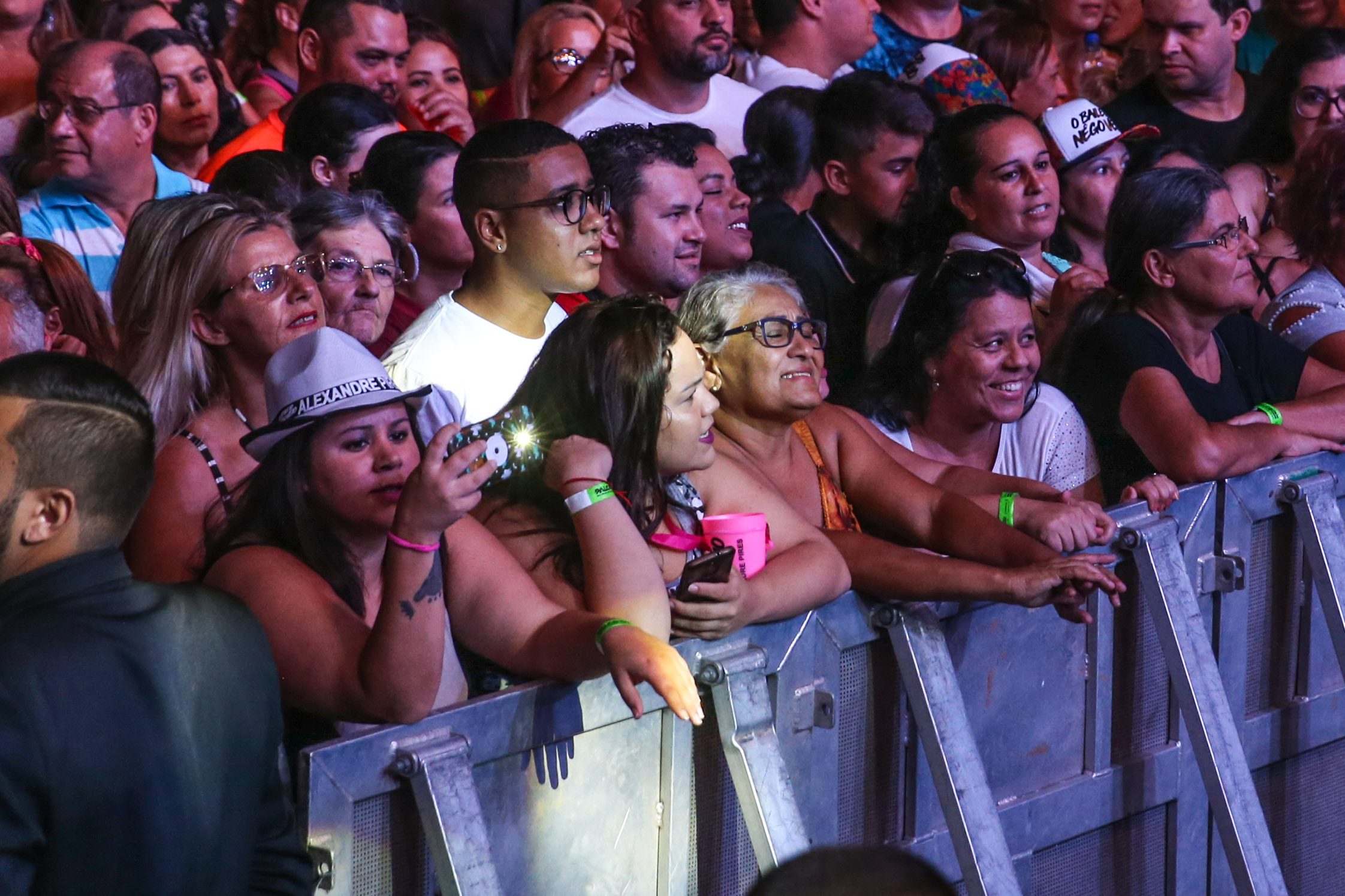 Show de Alexandre Pires em Matinhos nesta sexta-feira (24). O show é gratuitos e faz parte da programação cultural do Verão Maior e são promovidos pelo Governo do Estado em parceria com a Renault do Brasil.    Matinhos, 24/01/2020 -  Foto: Geraldo Bubniak/AEN
